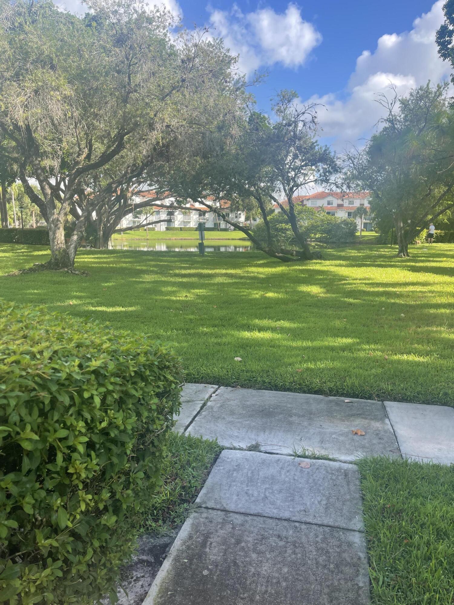 Foto de propiedad en 1205 CRYSTAL Way K, Delray Beach, FL 33444 Delray Beach con MLS# 
