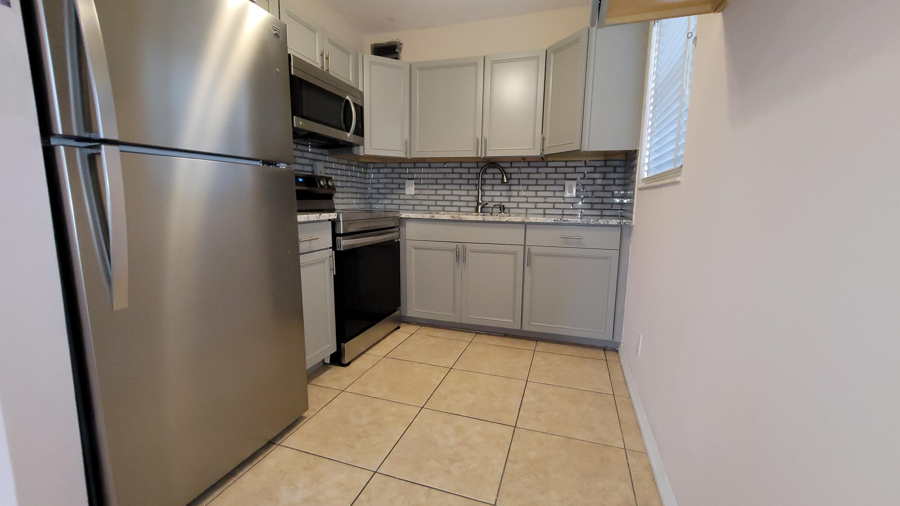 Foto de propiedad en 208 EASTHAMPTON I, West Palm Beach, FL 33417 West Palm Beach con MLS# 