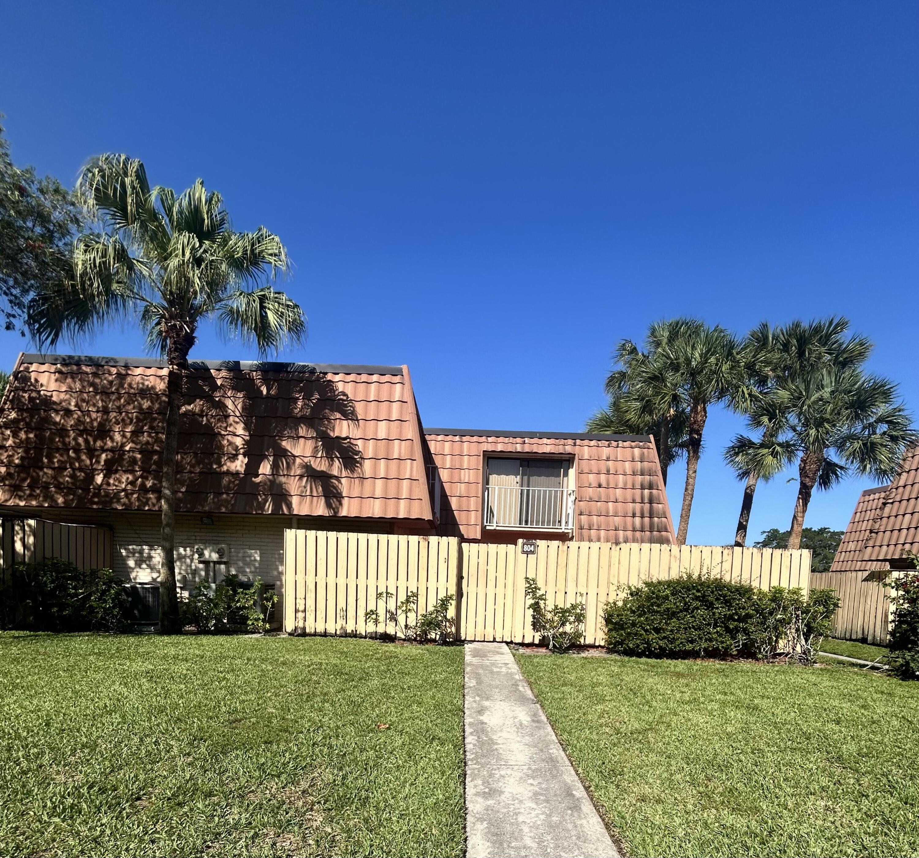 Foto de propiedad en 804 BLUE RIDGE Circle, West Palm Beach, FL 33409 West Palm Beach con MLS# 