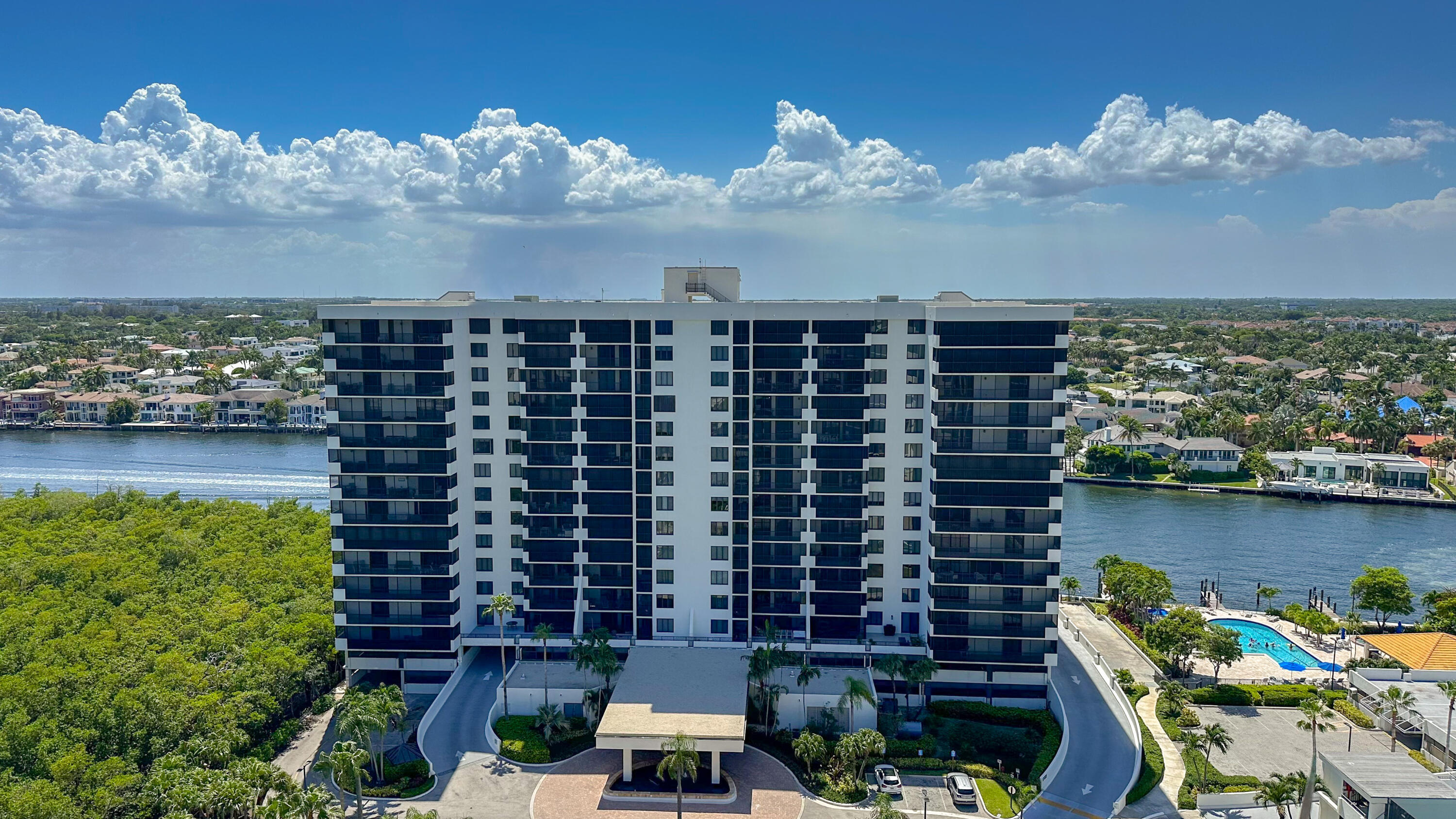 Foto de propiedad en 3420 S OCEAN Boulevard 7O, Highland Beach, FL 33487 Highland Beach con MLS# 