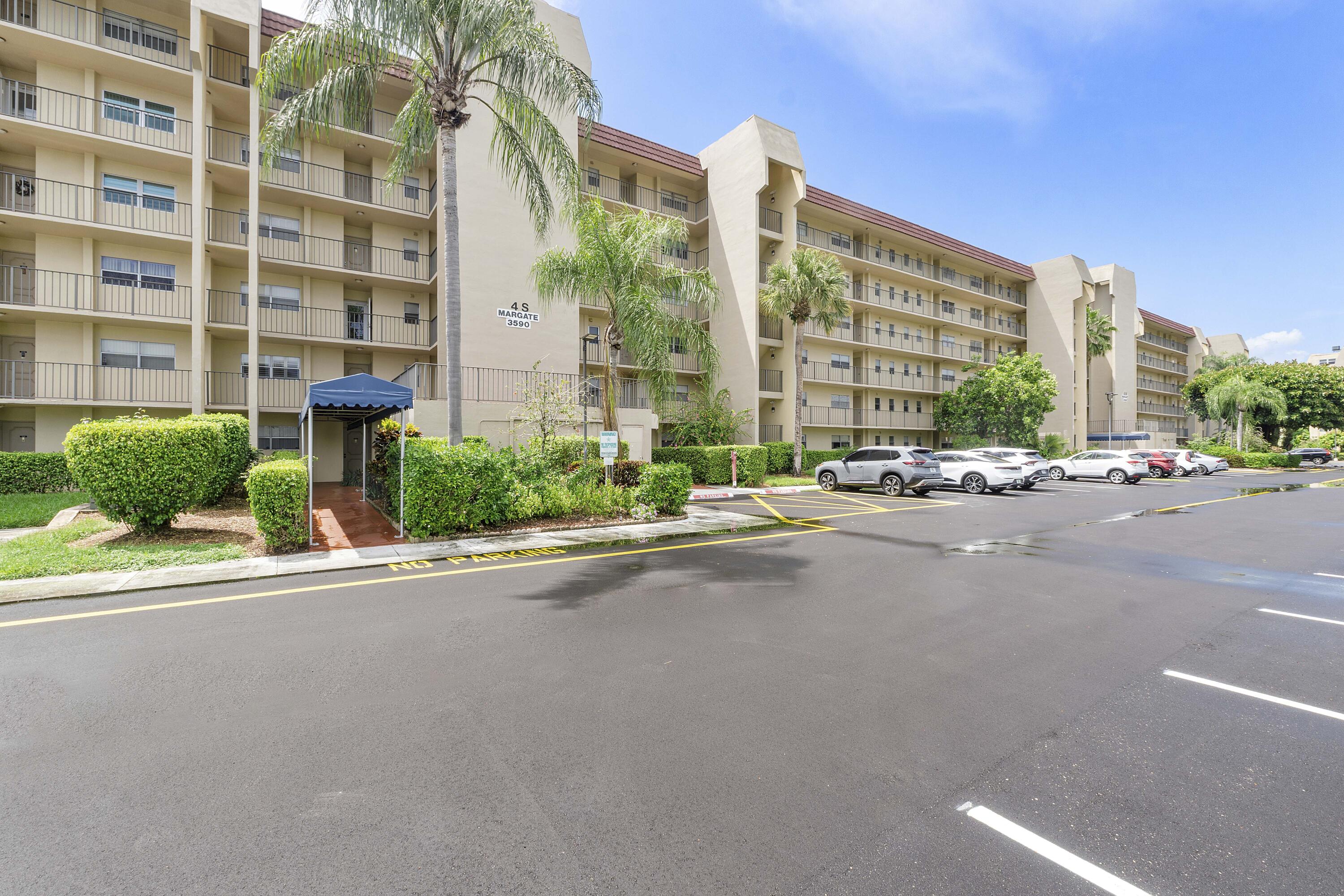 En Venta 3590 Via Poinciana 107, Lake Worth, FL 33467, Lake Worth, FL 33467