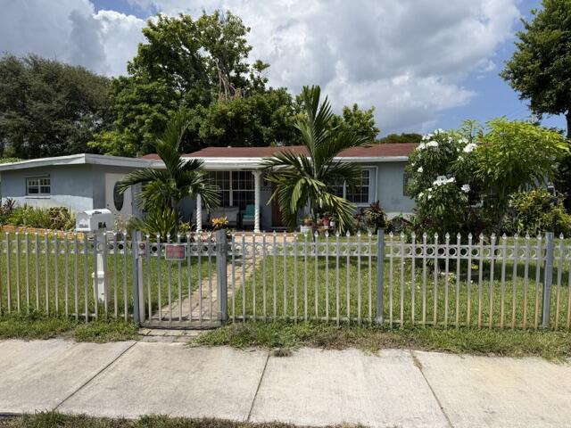 Foto de propiedad en 2227 WILEY Court, Hollywood, FL 33020 Hollywood con MLS# 