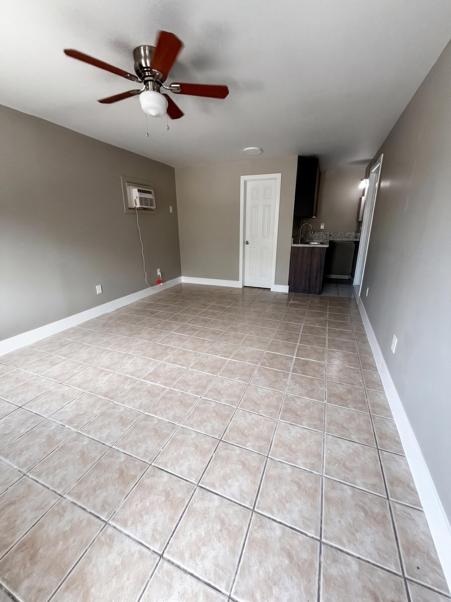 Foto de propiedad en 1711 N 17TH Court C, Hollywood, FL 33020 Hollywood con MLS# 