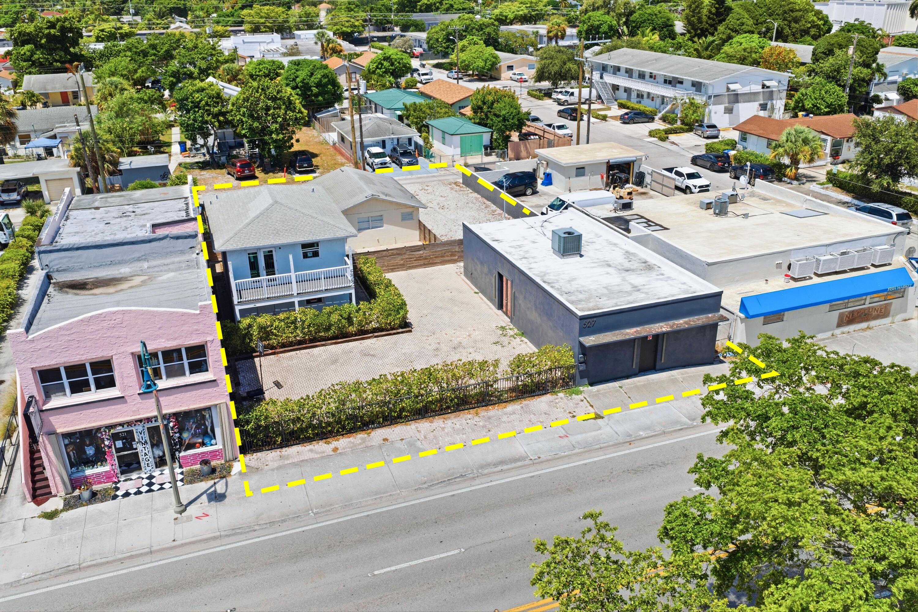Foto de propiedad en 527 N Dixie Highway, Lake Worth Beach, FL Lake Worth Beach con MLS# 