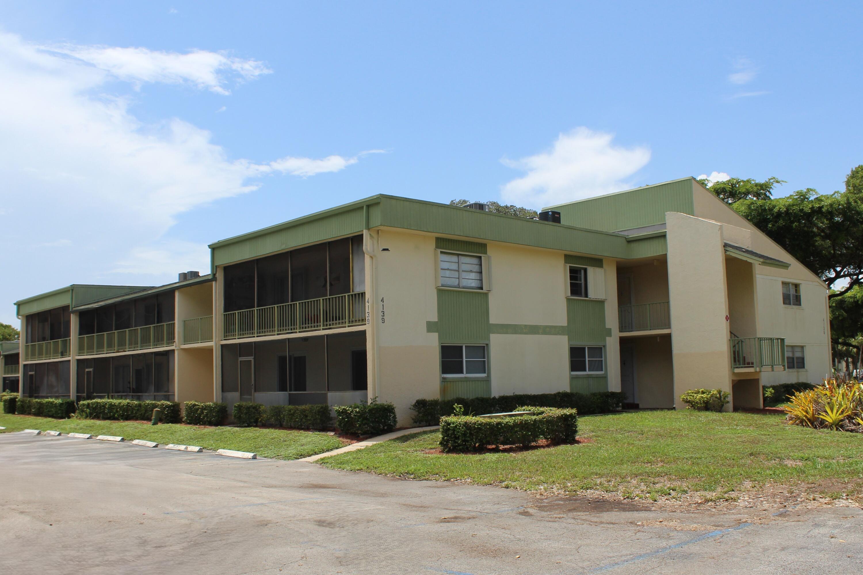 Foto de propiedad en 4139 NW 88th Avenue 104, Coral Springs, FL 33065 Coral Springs con MLS# 