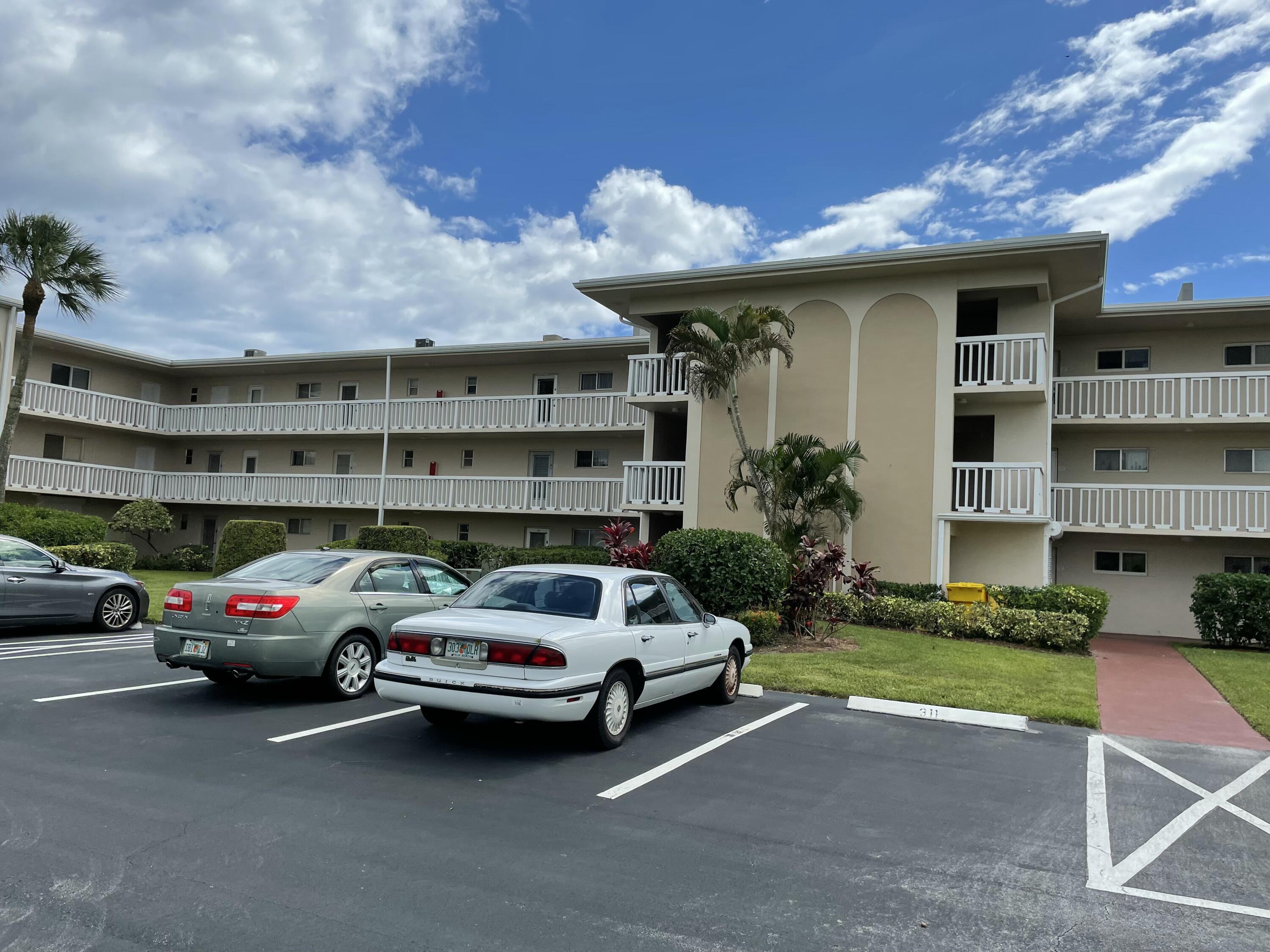 Foto de propiedad en 2668 Garden Drive N 311, Lake Worth, FL 33461 Lake Worth con MLS# 