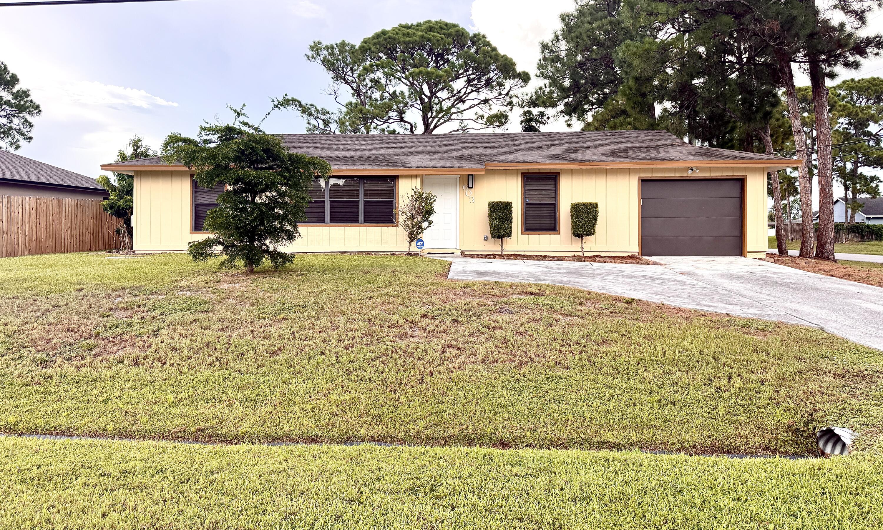 En Venta 603 SW Todd Avenue, Port St. Lucie, FL 34983, Port St. Lucie, FL 34983
