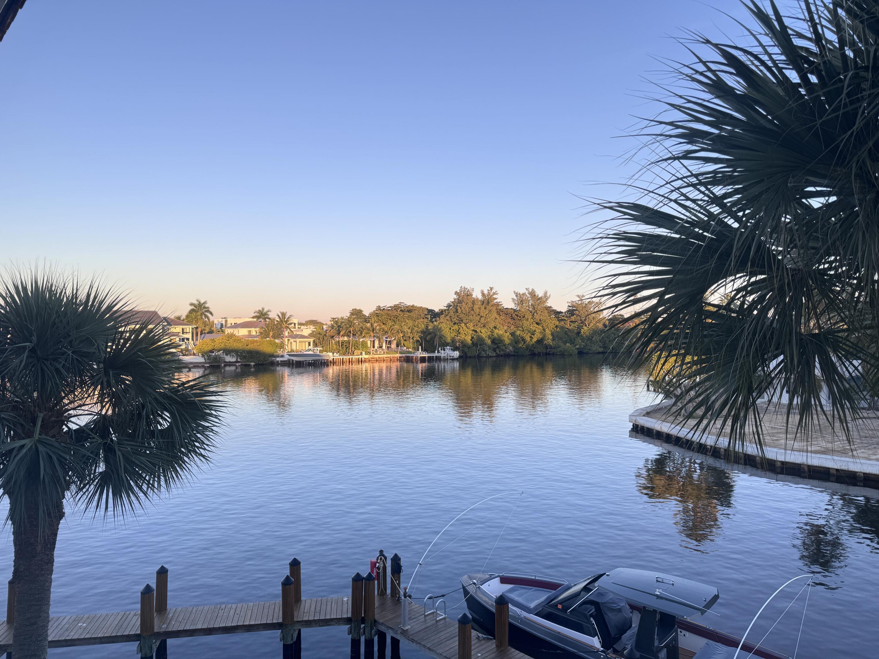 Foto de propiedad en 800 ANDREWS Avenue 14, Delray Beach, FL 33483 Delray Beach con MLS# 