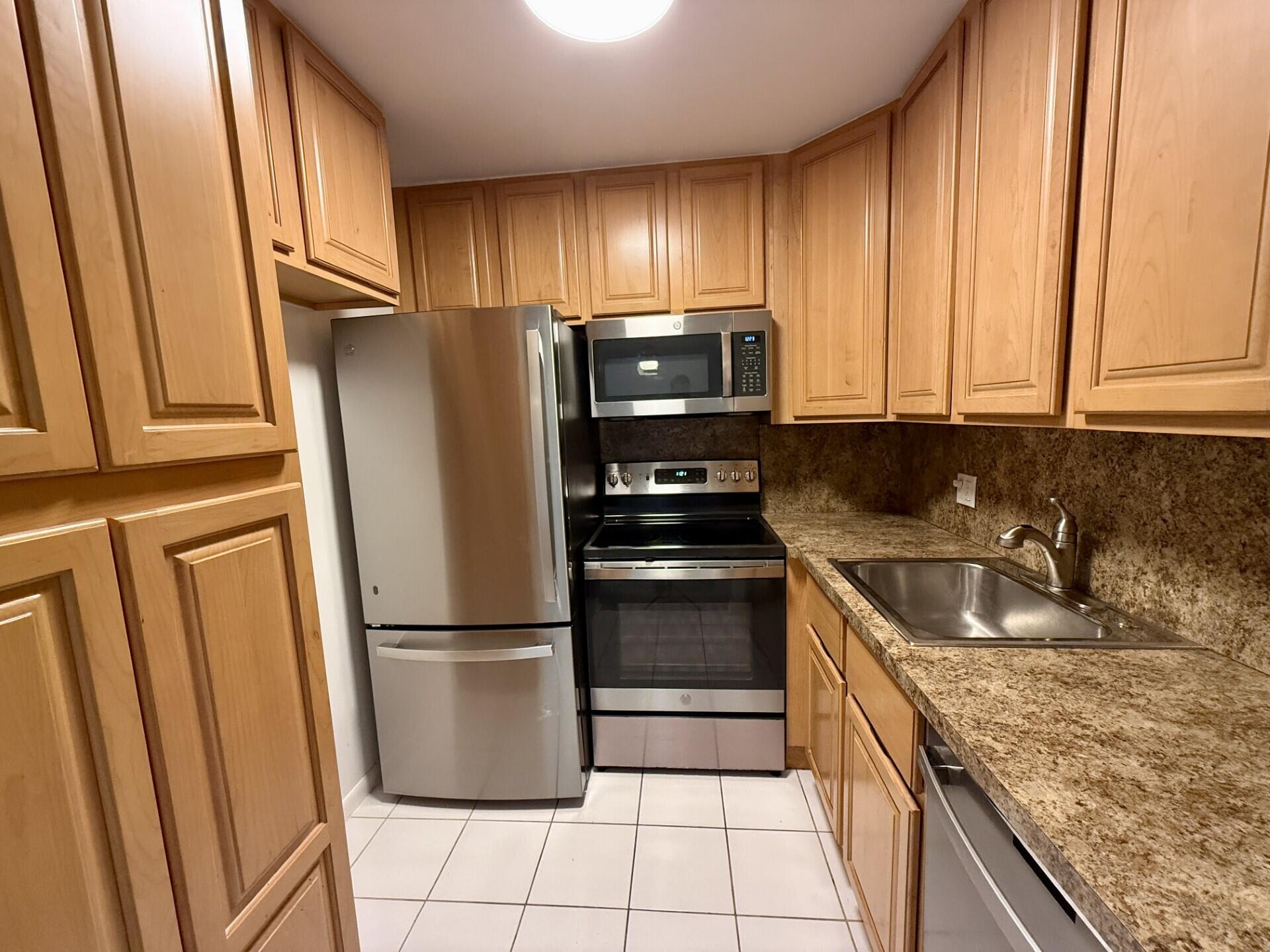 Foto de propiedad en 51 HASTINGS D 51, West Palm Beach, FL 33417 West Palm Beach con MLS# 