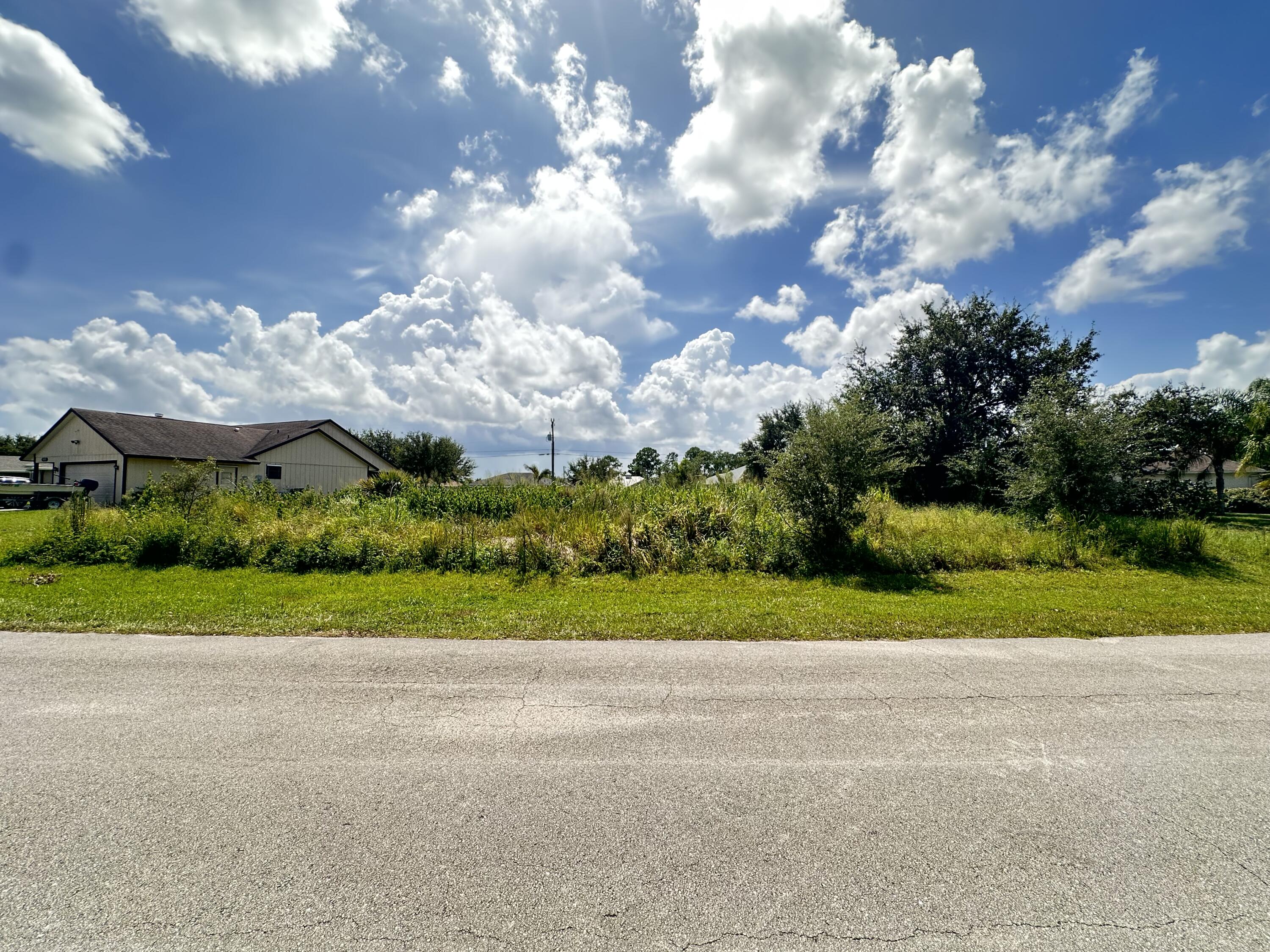 En Venta 544 SW COLUMBUS Drive, Port St. Lucie, FL 34953, Port St. Lucie, FL 34953