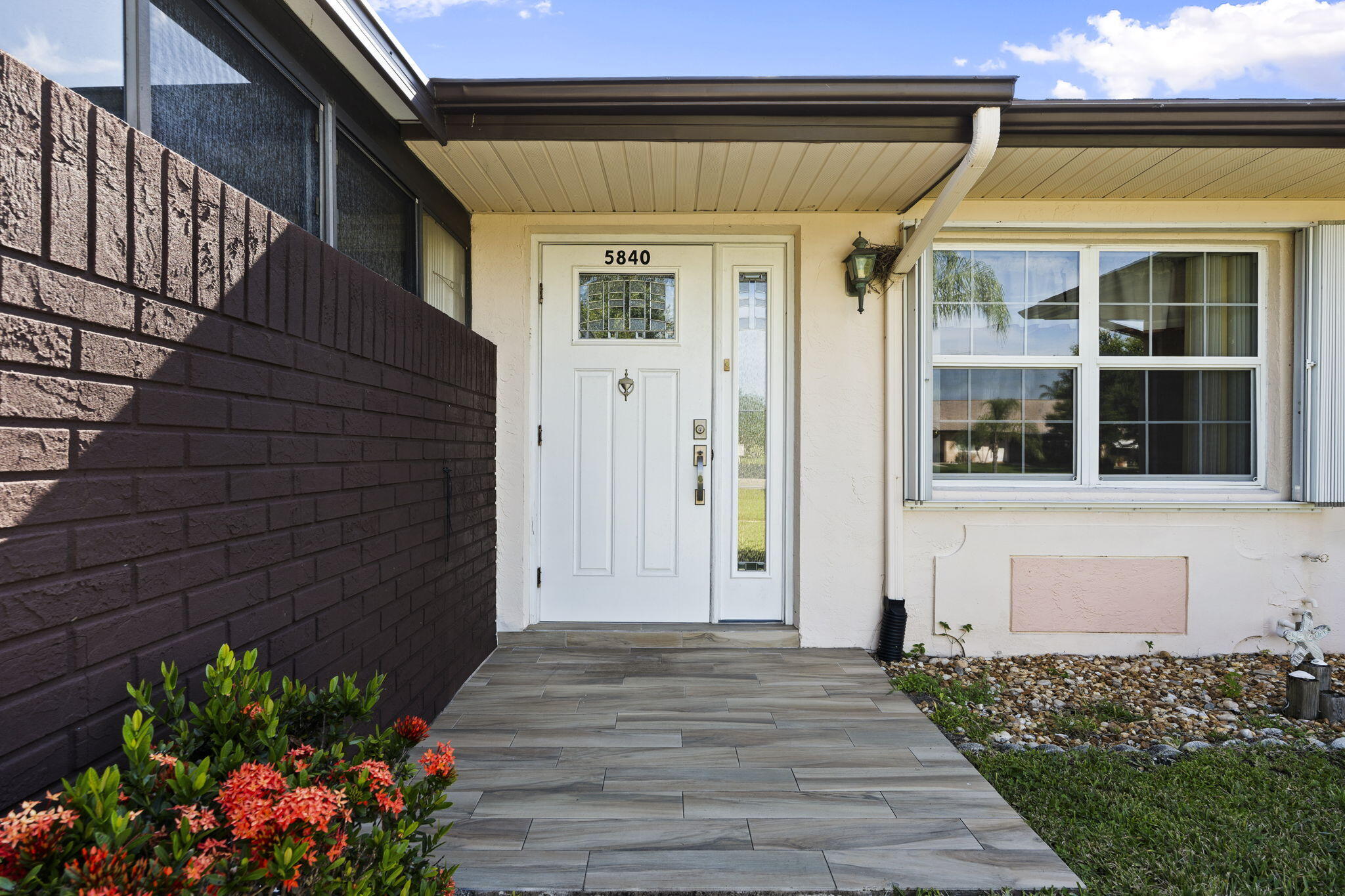 UPDATED TILE ENTRY, UPDATED GLASS DOOR