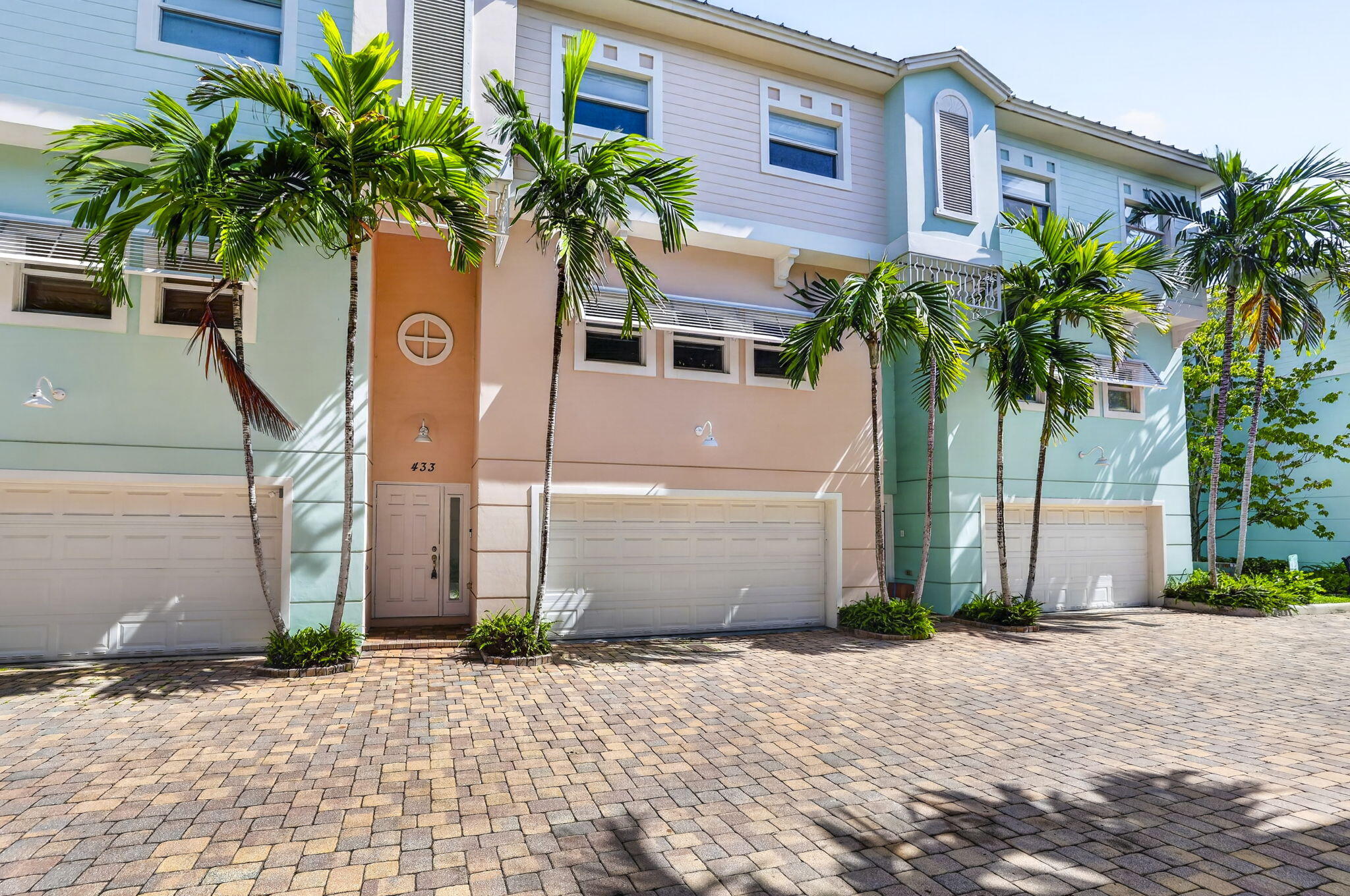 Foto de propiedad en 433 NE 1ST Street, Pompano Beach, FL 33060 Pompano Beach con MLS# 