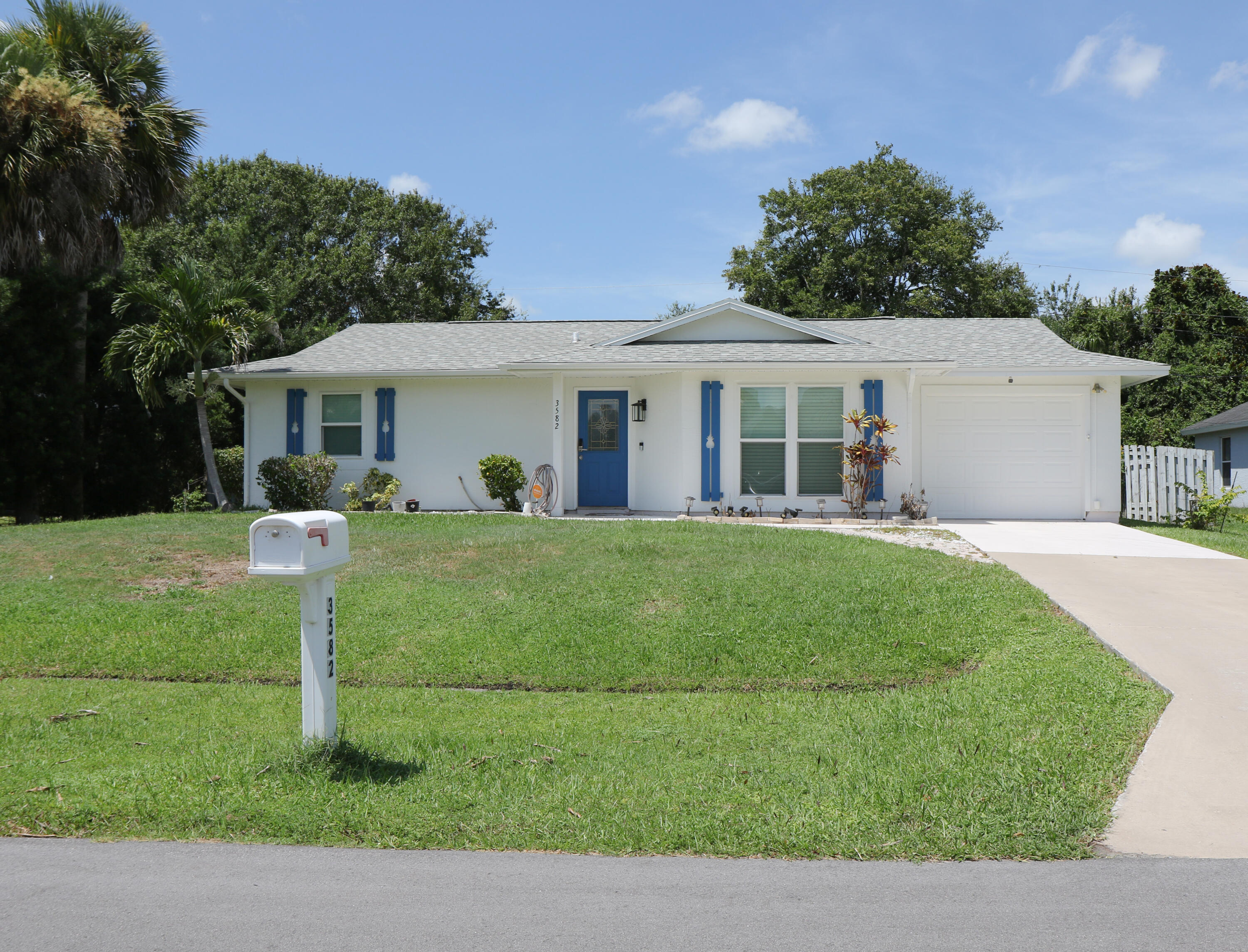 Foto de propiedad en 3582 SW VOLLMER Street, Port St. Lucie, FL 34953 Port St. Lucie con MLS# 