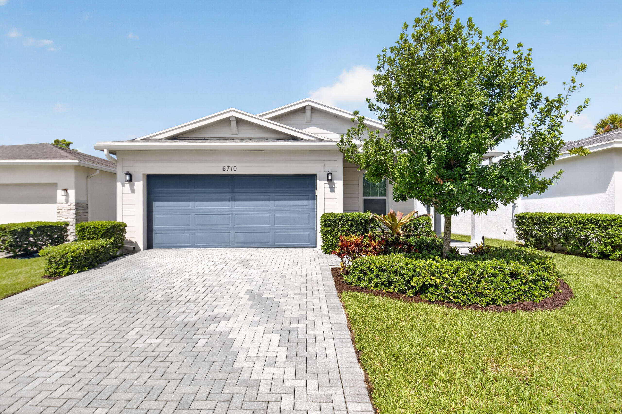 En Venta 6710 POINTE OF WOODS Drive, West Palm Beach, FL 33413, West Palm Beach, FL 33413