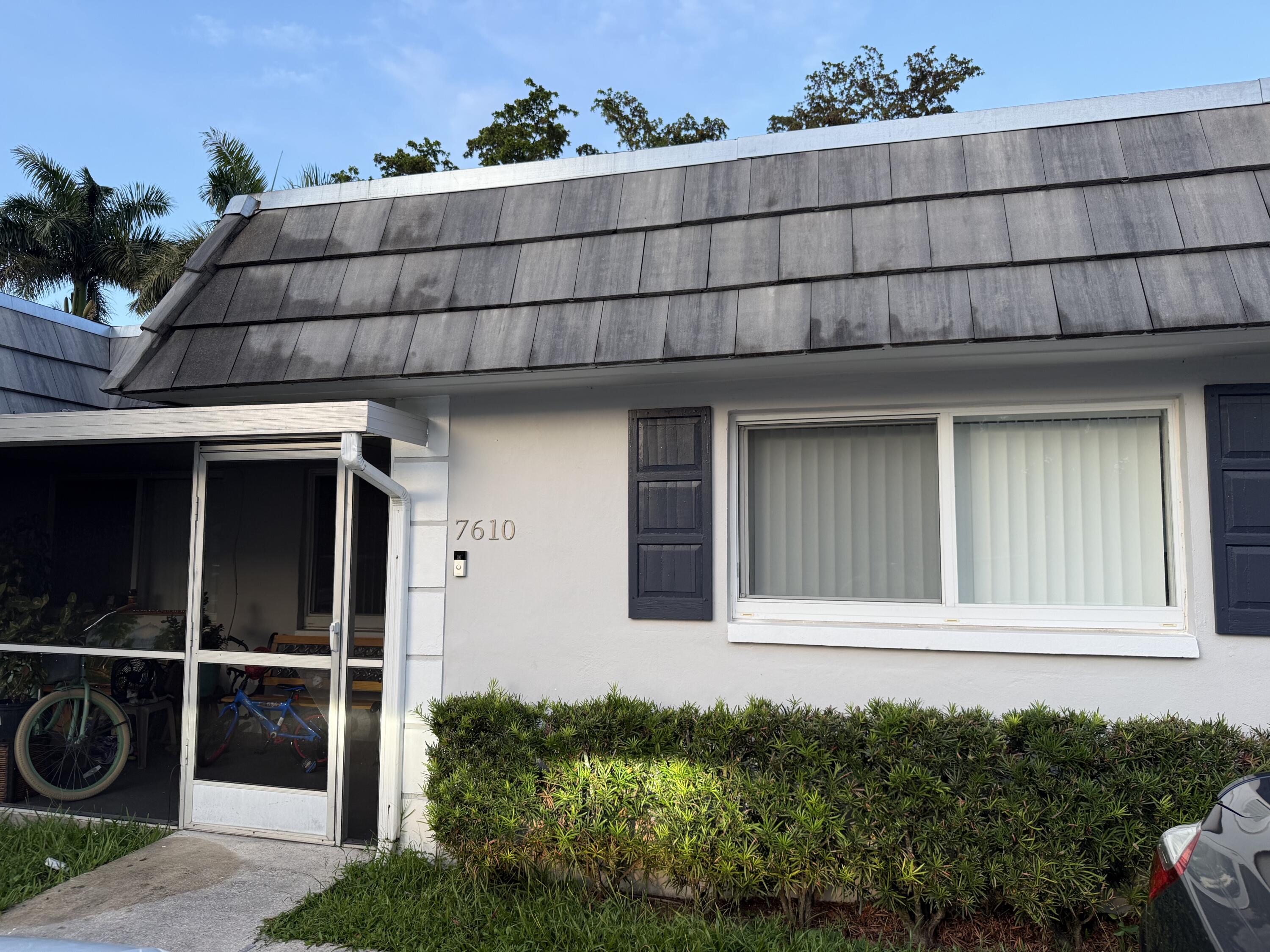 Foto de propiedad en 7610 NW 73RD Terrace, Tamarac, FL 33321 Tamarac con MLS# 