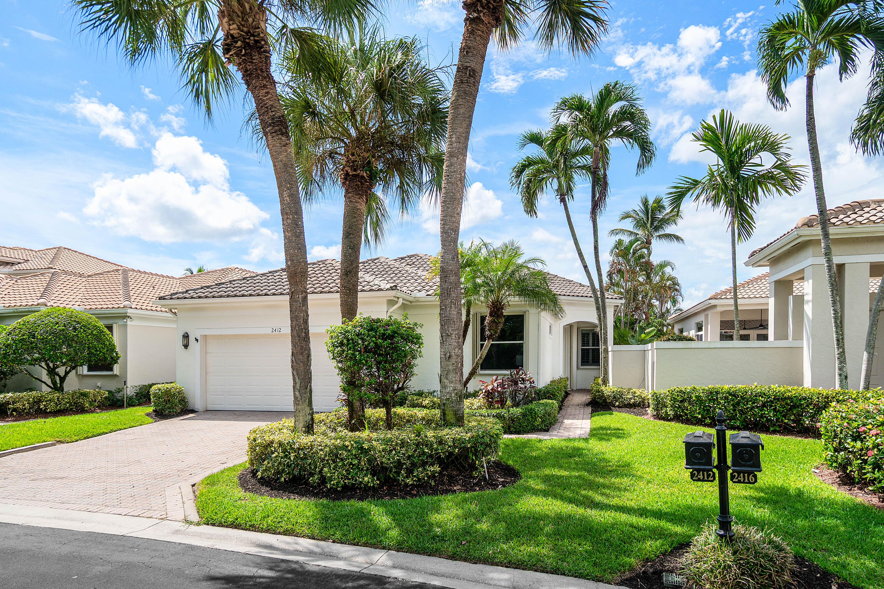 Foto de propiedad en 2412 NW 67TH Street, Boca Raton, FL 33496 Boca Raton con MLS# 