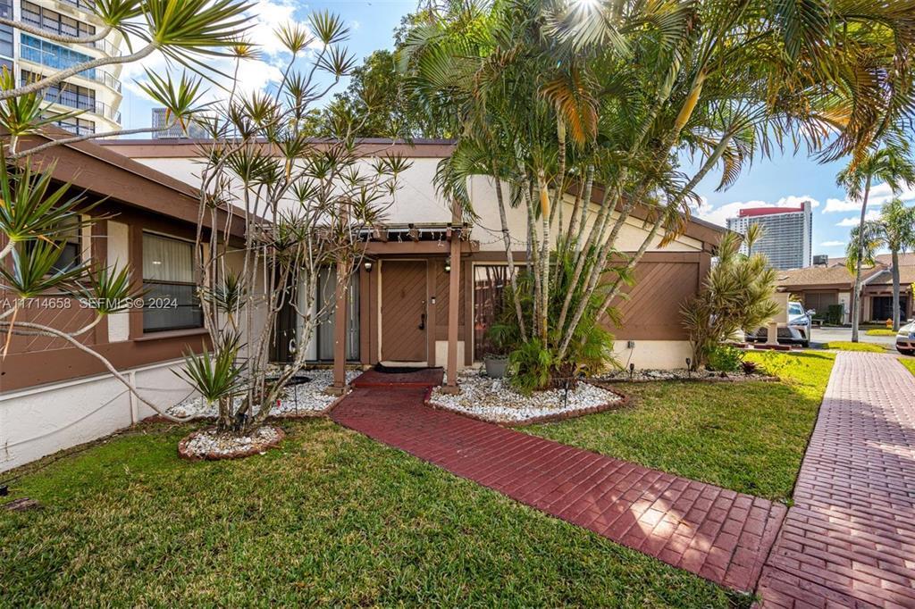Foto de propiedad en 401 Leslie Drive, Hallandale Beach, FL 33009 Hallandale Beach con MLS# 