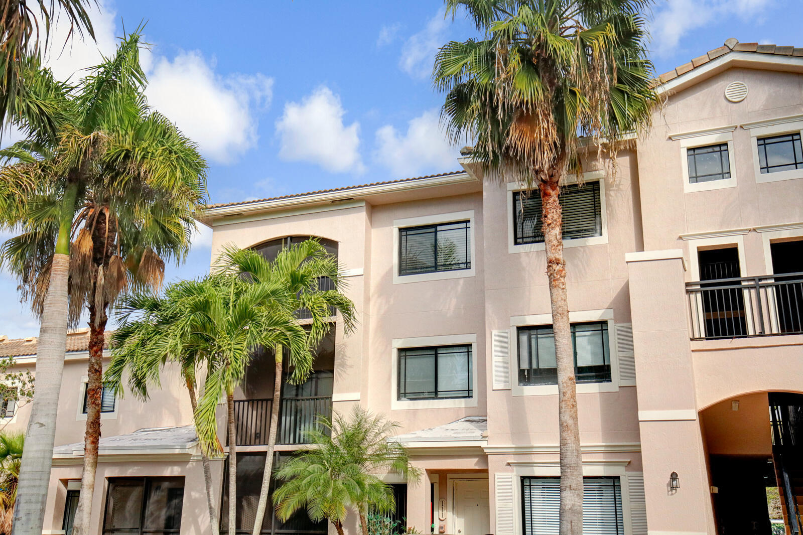 Foto de propiedad en 2801 SARENTO Place 304, Palm Beach Gardens, FL 33410 Palm Beach Gardens con MLS# 