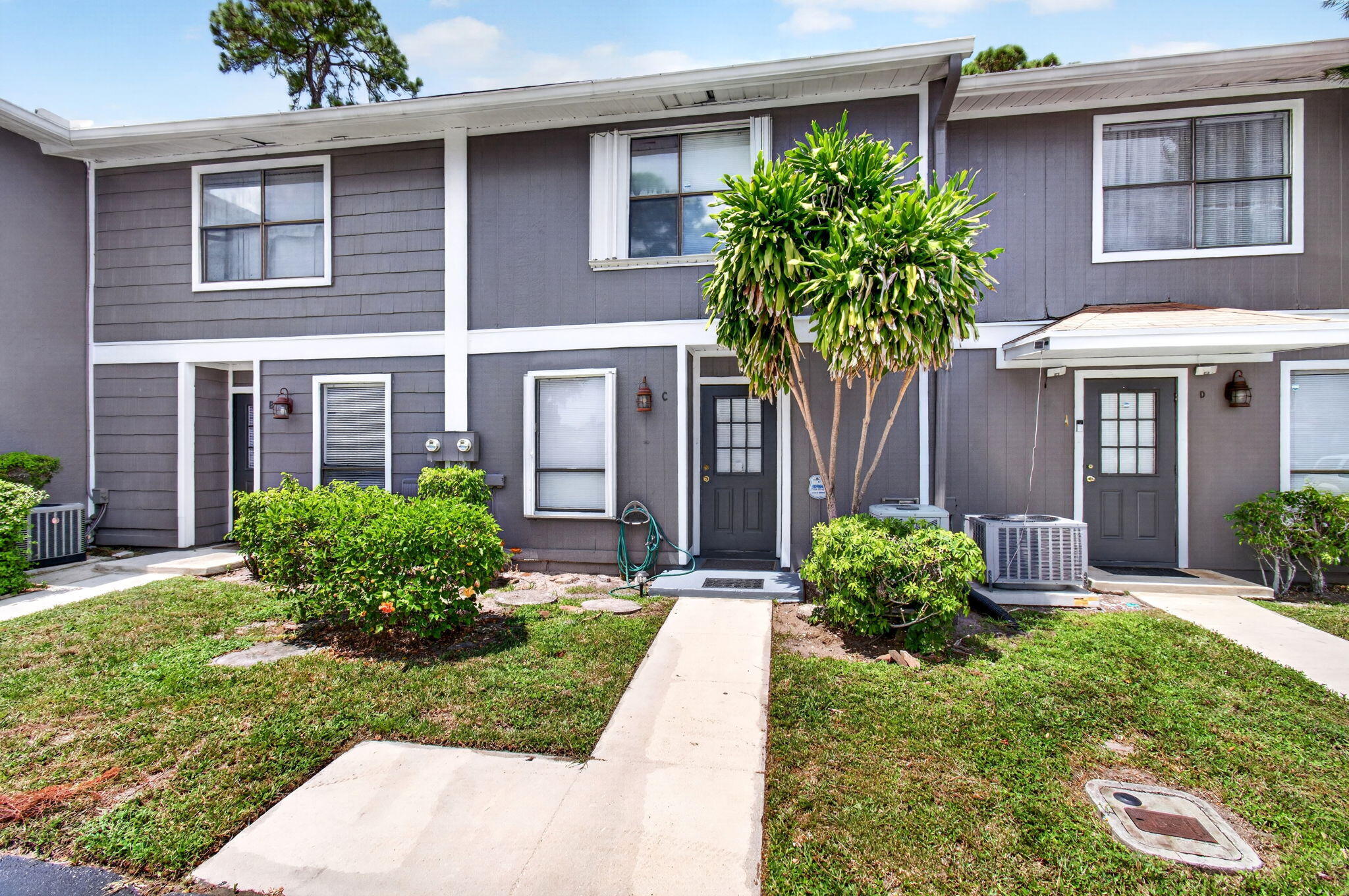 Foto de propiedad en 799 HILL Drive C, West Palm Beach, FL 33415 West Palm Beach con MLS# 