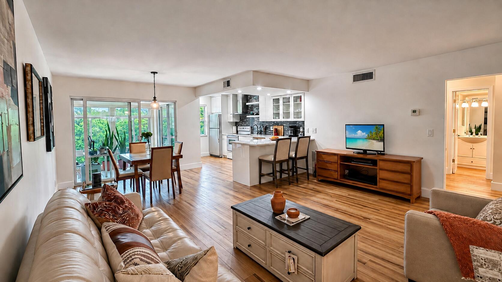 Foto de propiedad en 21 COLONIAL CLUB Drive 303, Boynton Beach, FL 33435 Boynton Beach con MLS# 