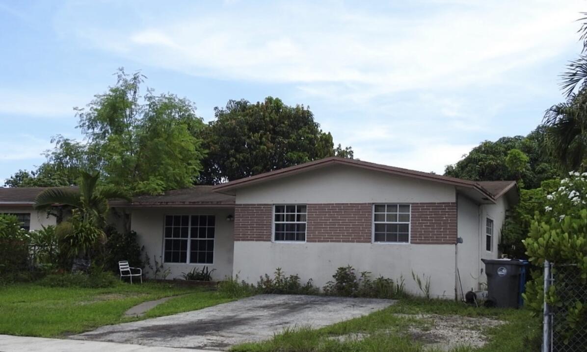 Foto de propiedad en 5620 SW 37TH Street, West Park, FL 33023 West Park con MLS# 