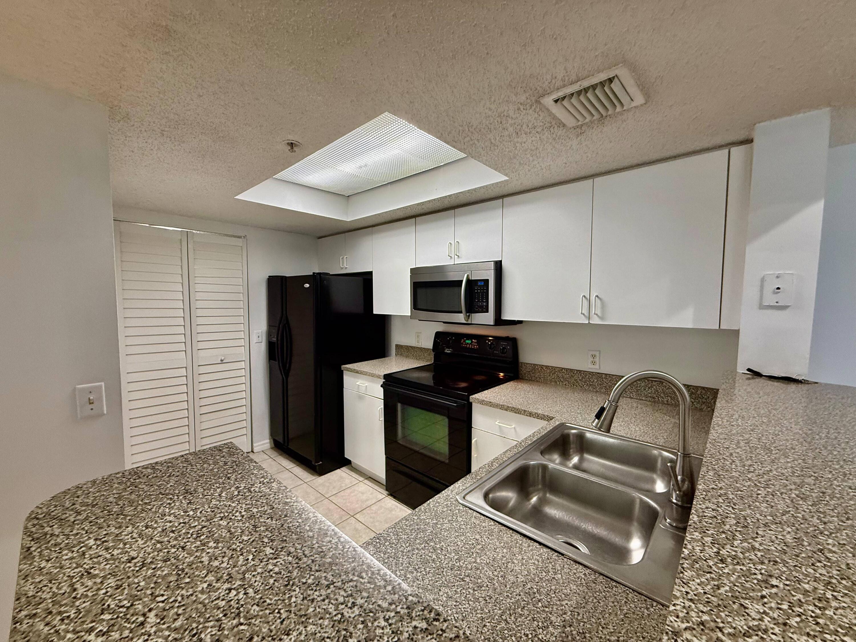 En Renta 5041 Wiles Road 9-208, Coconut Creek, FL 33073, Coconut Creek, FL 33073