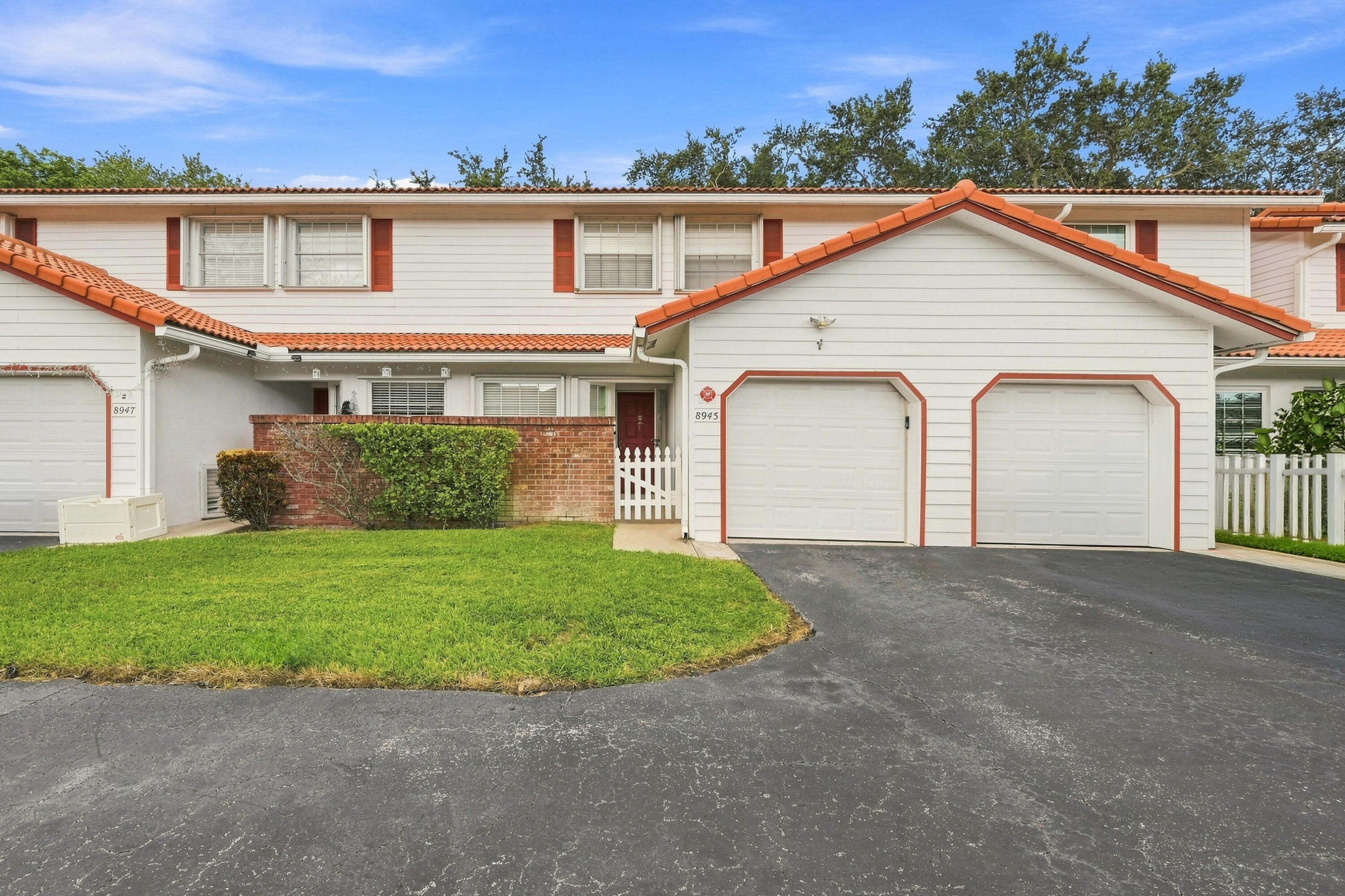 Foto de propiedad en 8945 NW 23RD Street 8945, Coral Springs, FL 33065 Coral Springs con MLS# 