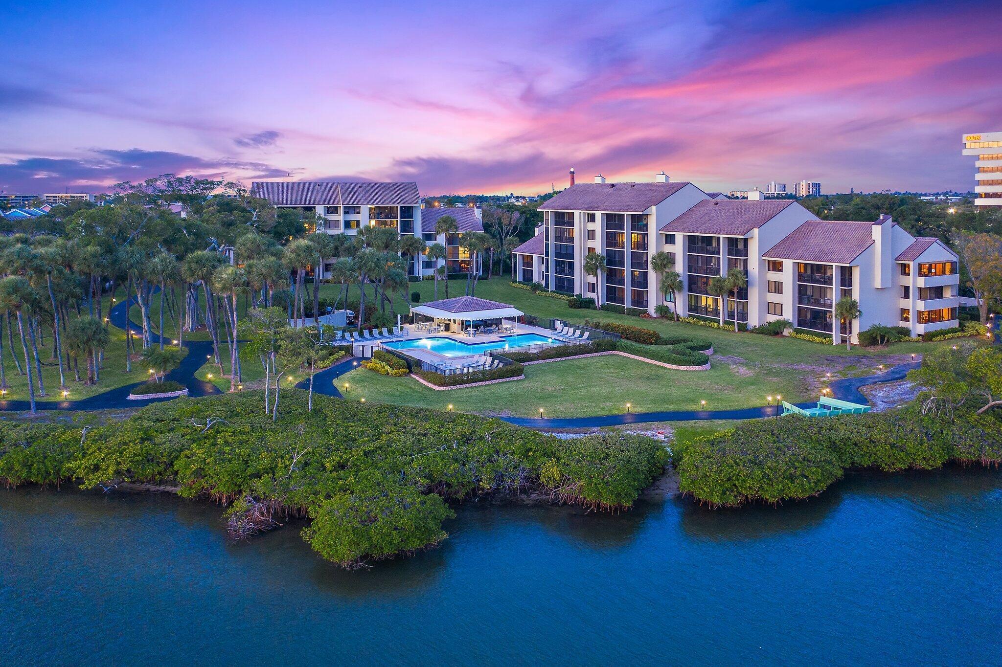 Foto de propiedad en 1000 N Us Highway 1 Ja102, Jupiter, FL 33477 Jupiter con MLS# 