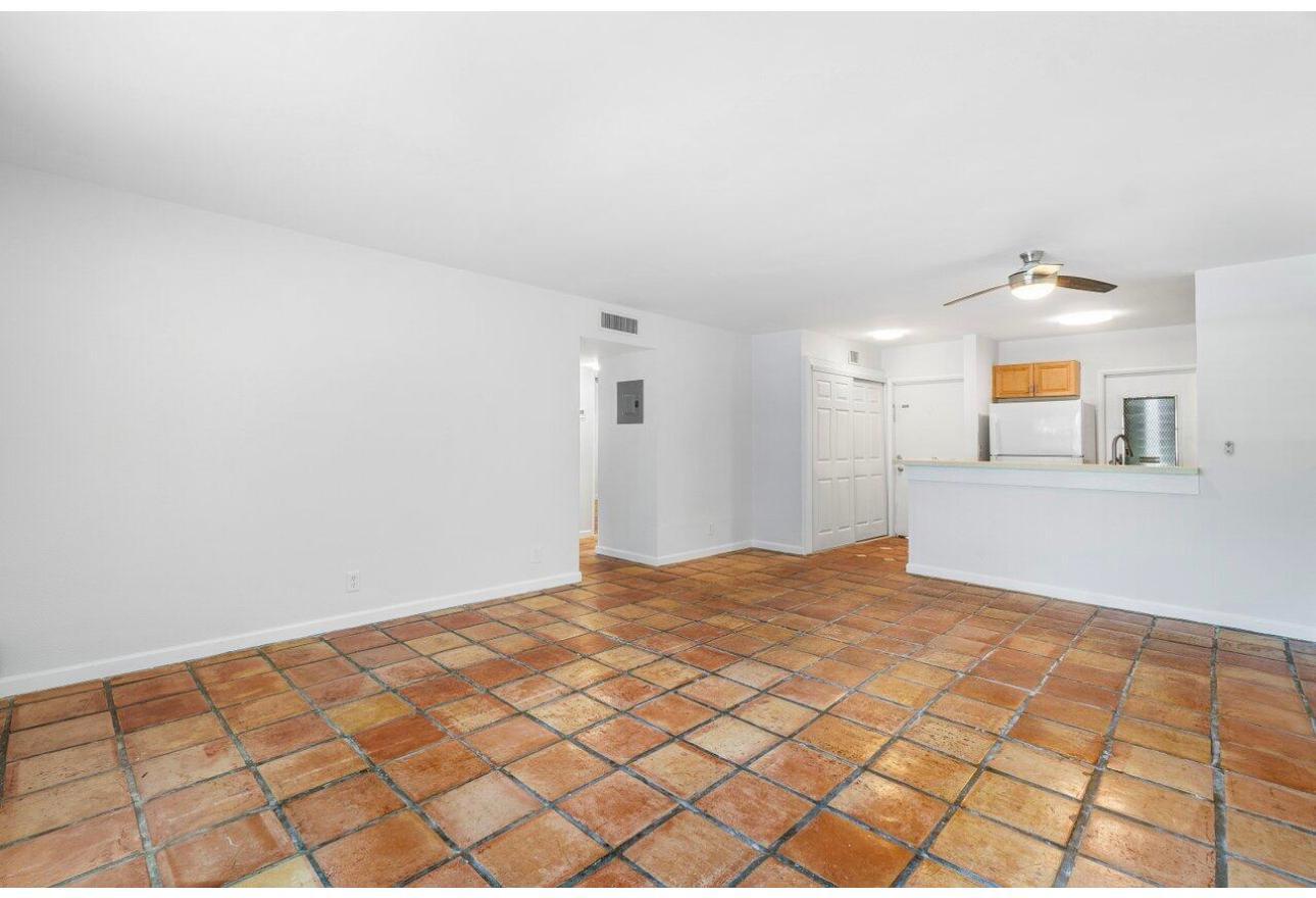Foto de propiedad en 420 SE 2nd Avenue 2, Deerfield Beach, FL 33441 Deerfield Beach con MLS# 