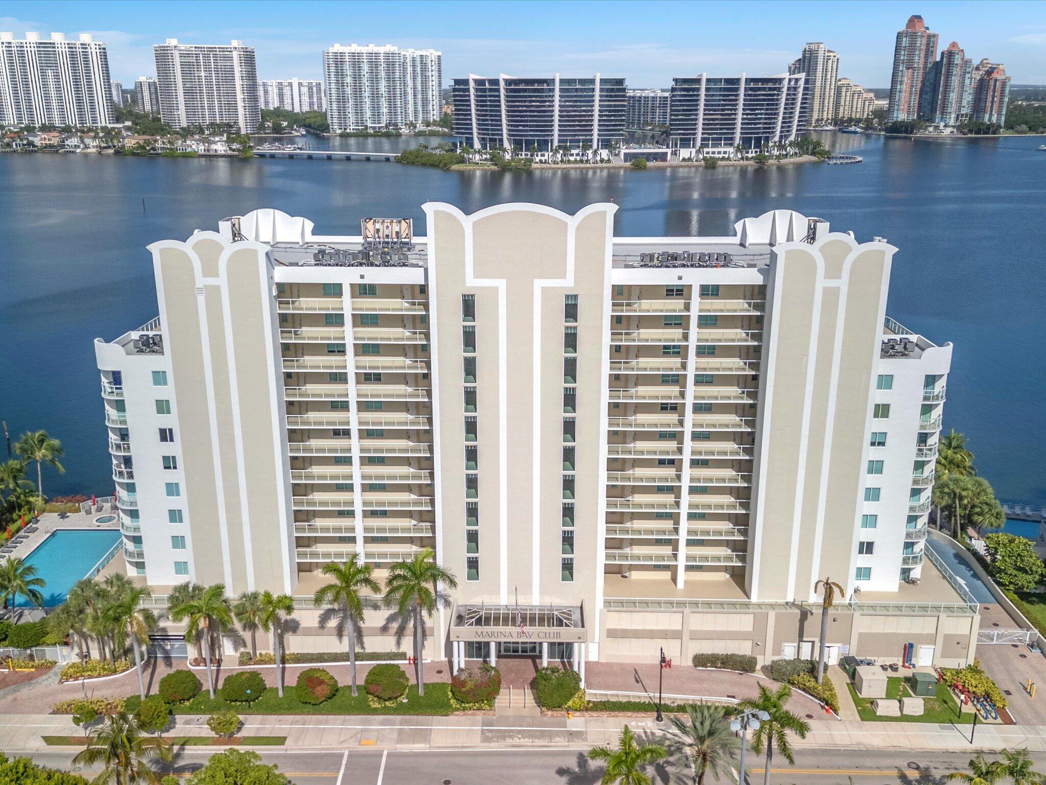 Foto de propiedad en 18100 N Bay Road 707, Sunny Isles Beach, FL 33160 Sunny Isles Beach con MLS# 