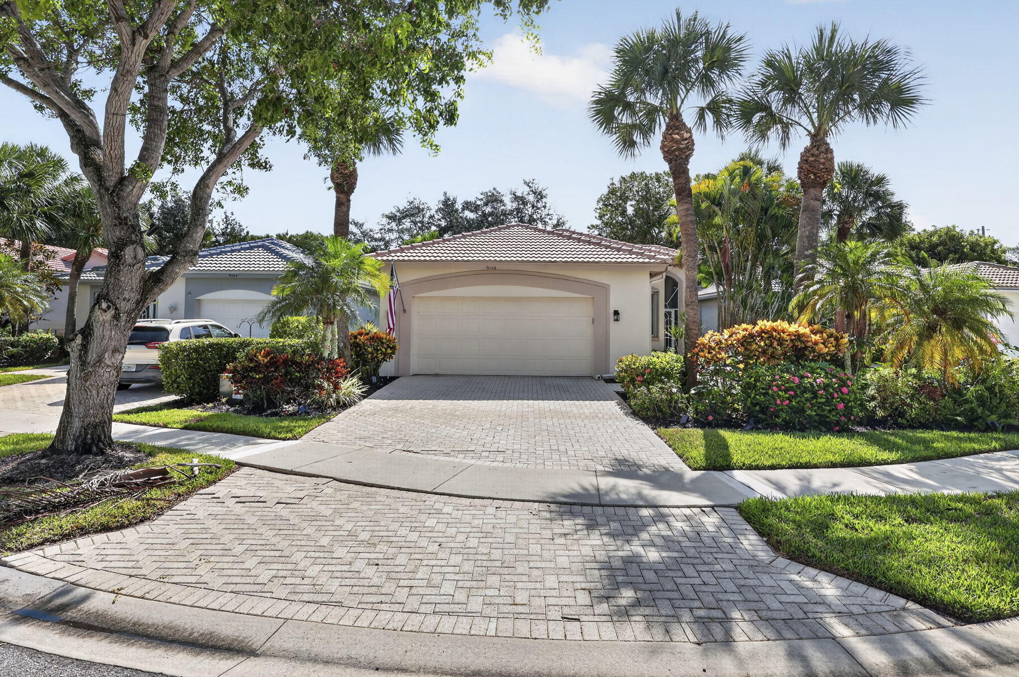 Foto de propiedad en 9106 BAY POINT Circle, West Palm Beach, FL 33411 West Palm Beach con MLS# 