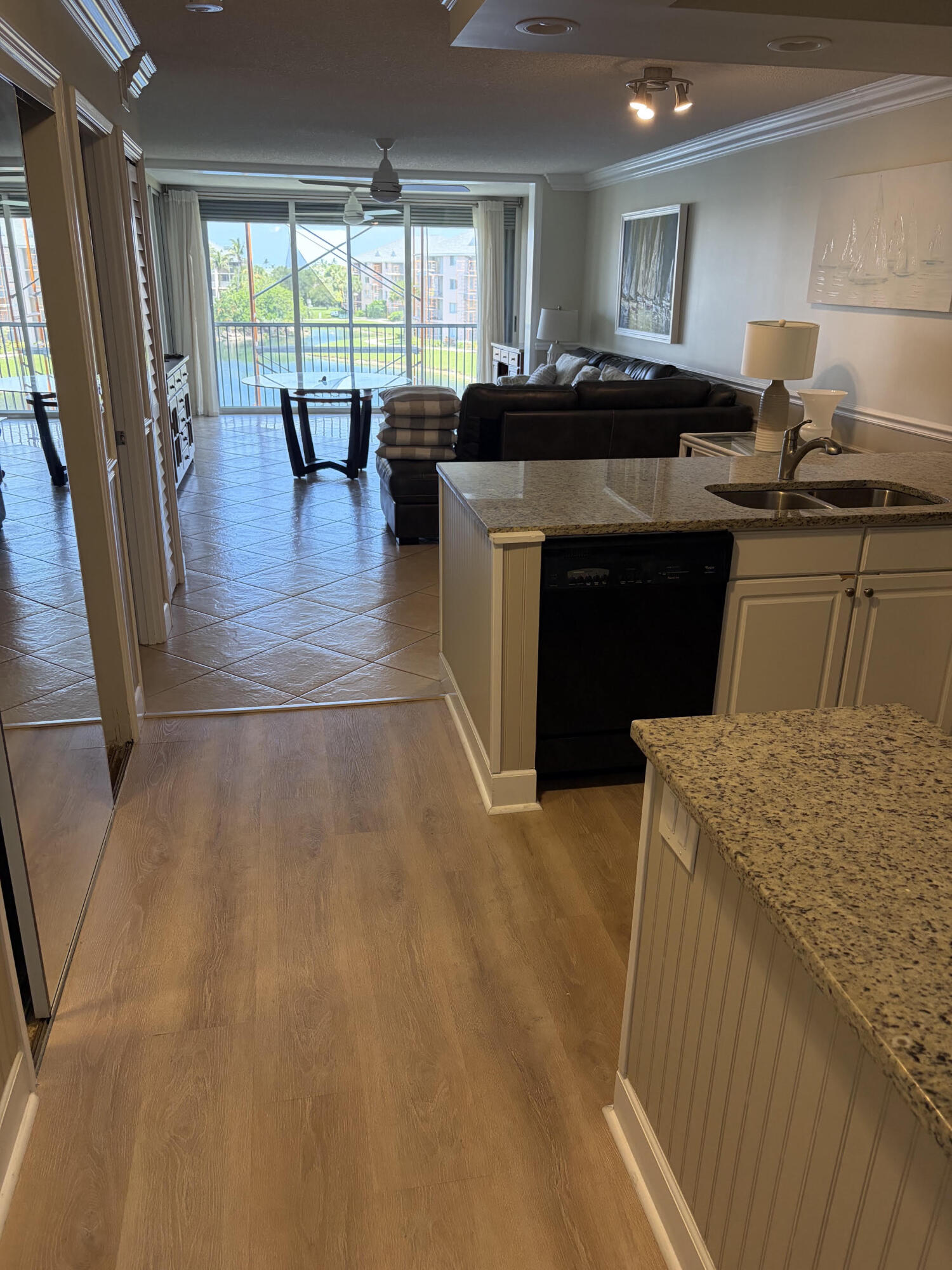 Foto de propiedad en 353 S US HIGHWAY 1 F307, Jupiter, FL 33477 Jupiter con MLS# 