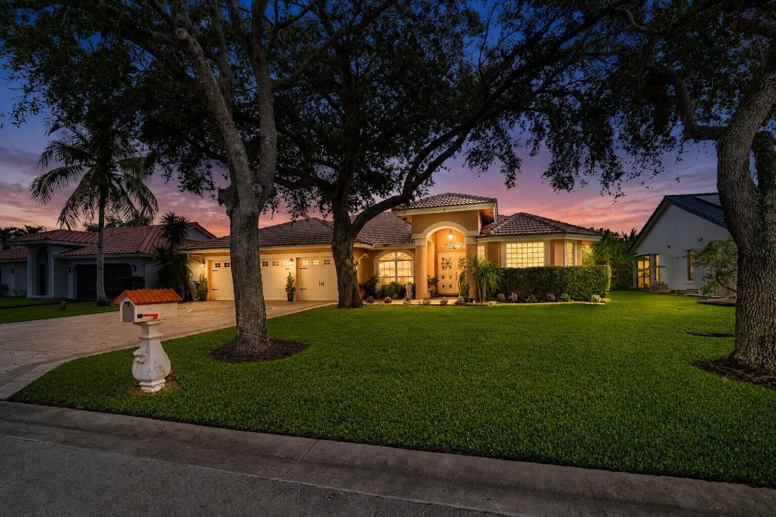 Foto de propiedad en 4477 NW 89th Way, Coral Springs, FL 33065 Coral Springs con MLS# 