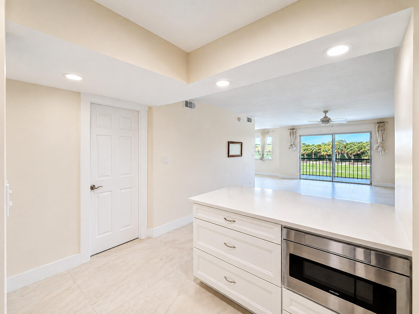 En Venta 9411 N Hollybrook Lake Drive 310, Pembroke Pines, FL 33025, Pembroke Pines, FL 33025