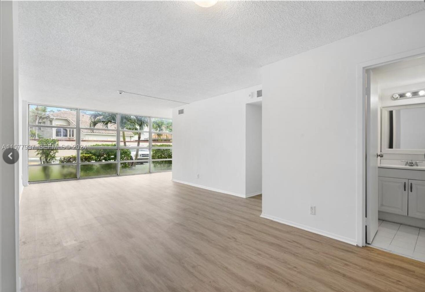Foto de propiedad en 2001 ATLANTIC SHORES Boulevard 109, Hallandale Beach, FL 33009 Hallandale Beach con MLS# 