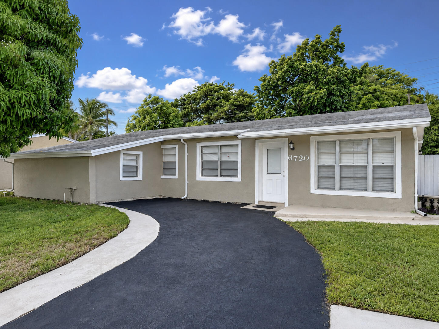 Foto de propiedad en 6720 SW 17TH Street SW, North Lauderdale, FL 33068 North Lauderdale con MLS# 