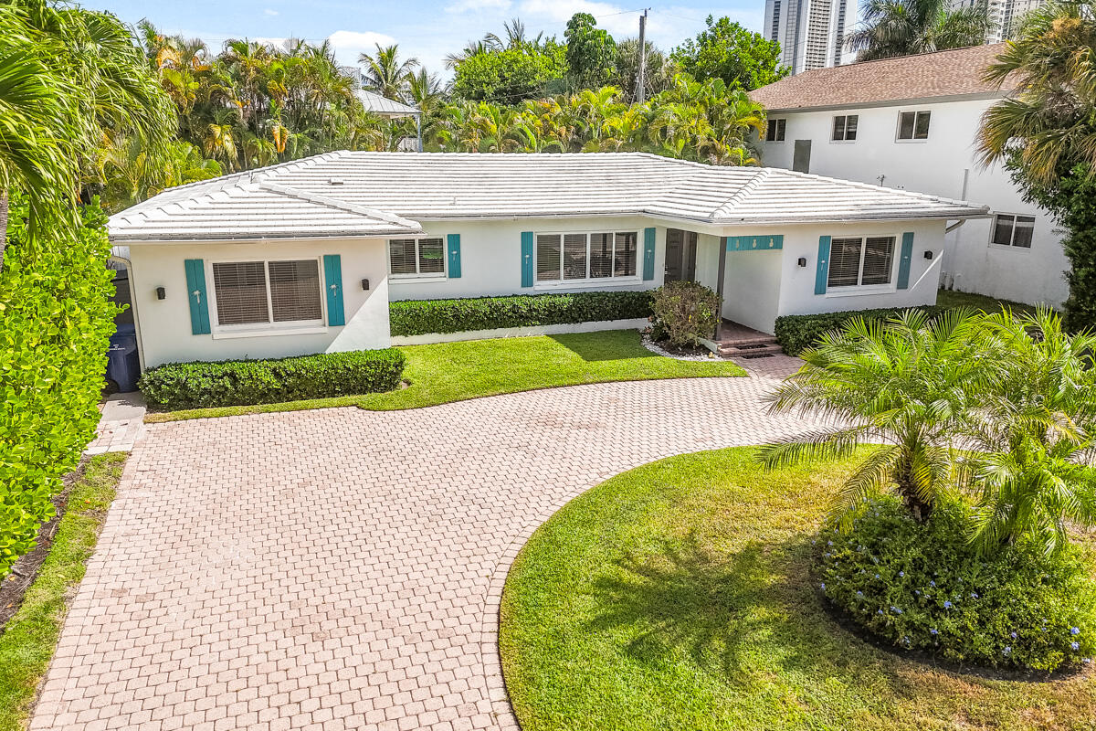 Foto de propiedad en 1182 Beach Road, Singer Island, FL 33404 Singer Island con MLS# 