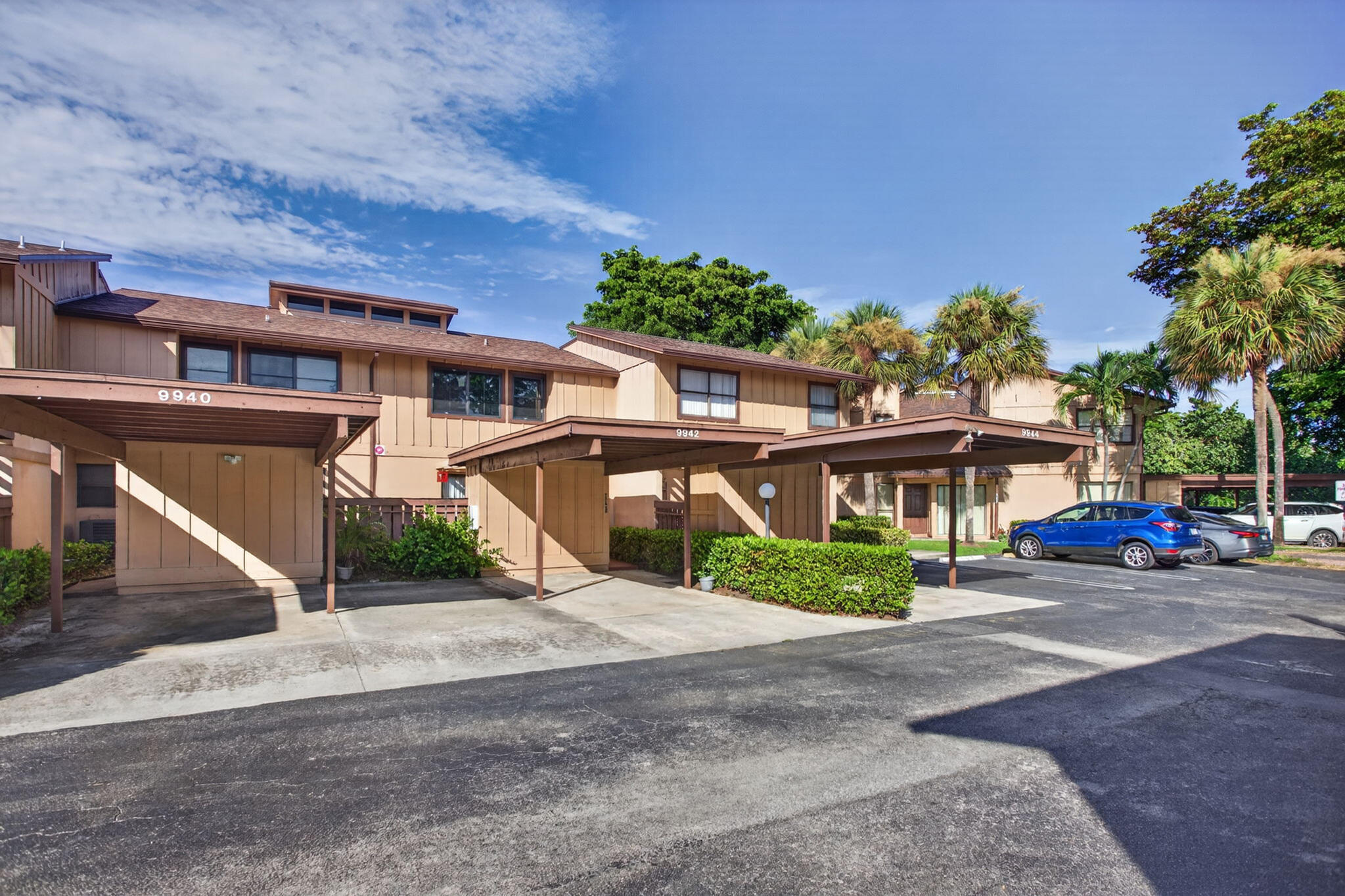 Foto de propiedad en 9942 Royal Palm Boulevard, Coral Springs, FL 33065 Coral Springs con MLS# 