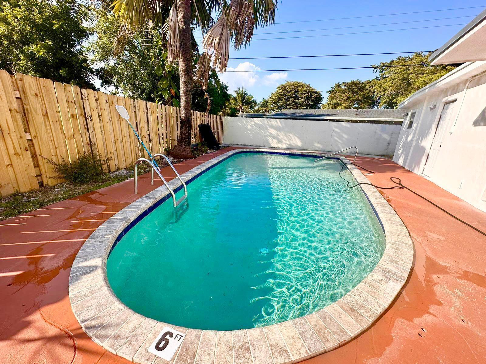 Foto de propiedad en 601 NW 38th Street, Deerfield Beach, FL 33064 Deerfield Beach con MLS# 