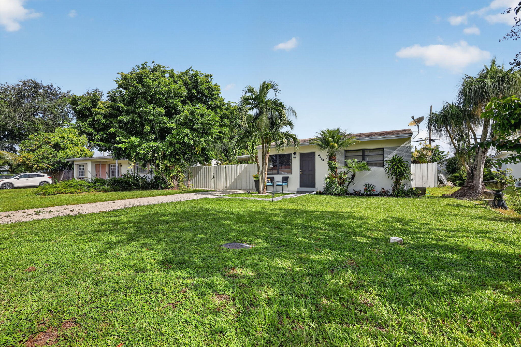 Foto de propiedad en 6533 SW 19TH Street, Miramar, FL 33023 Miramar con MLS# 