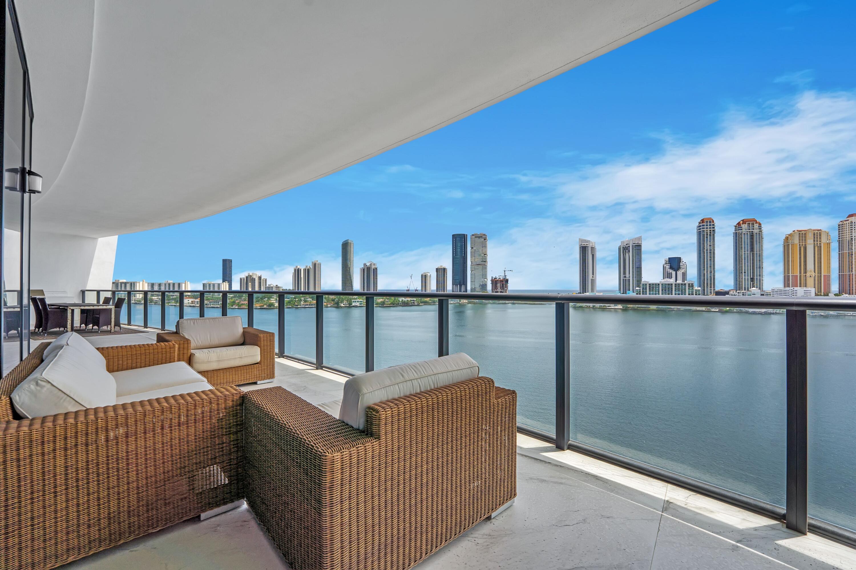 Foto de propiedad en 5000 ISLAND ESTATES Drive 805, Aventura, FL 33160 Aventura con MLS# 