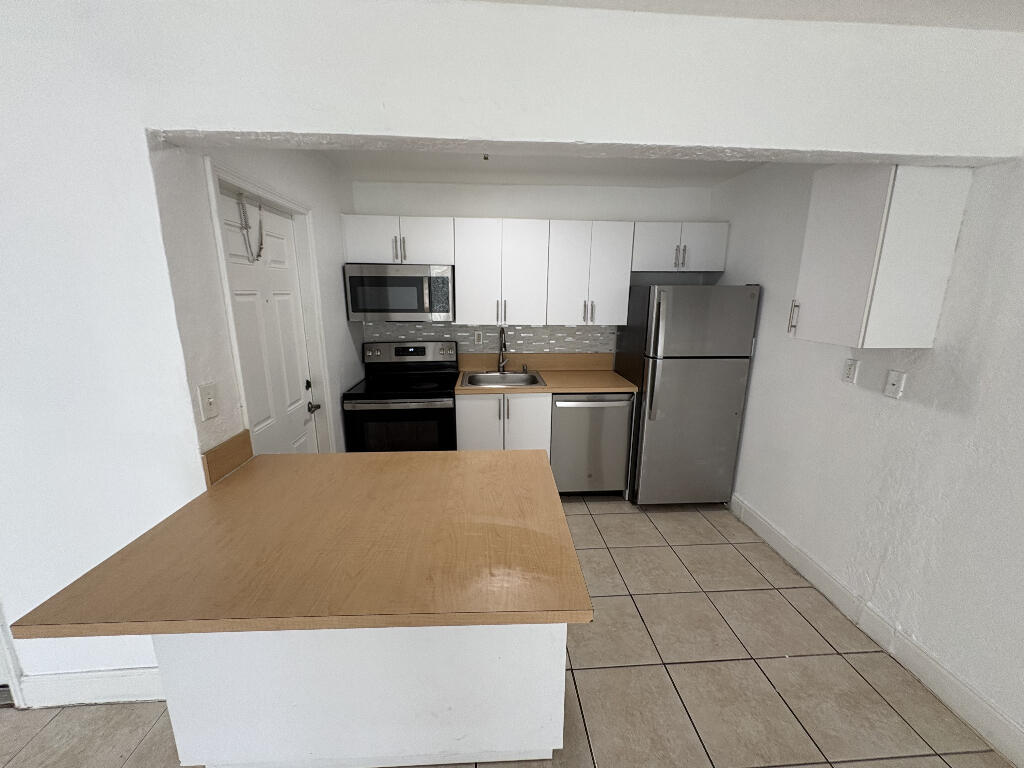 Foto de propiedad en 4271 NW 5TH Street 128, Plantation, FL 33317 Plantation con MLS# 