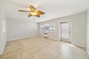 Foto de propiedad en 114 NORTHAMPTON F 114, West Palm Beach, FL 33417 West Palm Beach con MLS# 