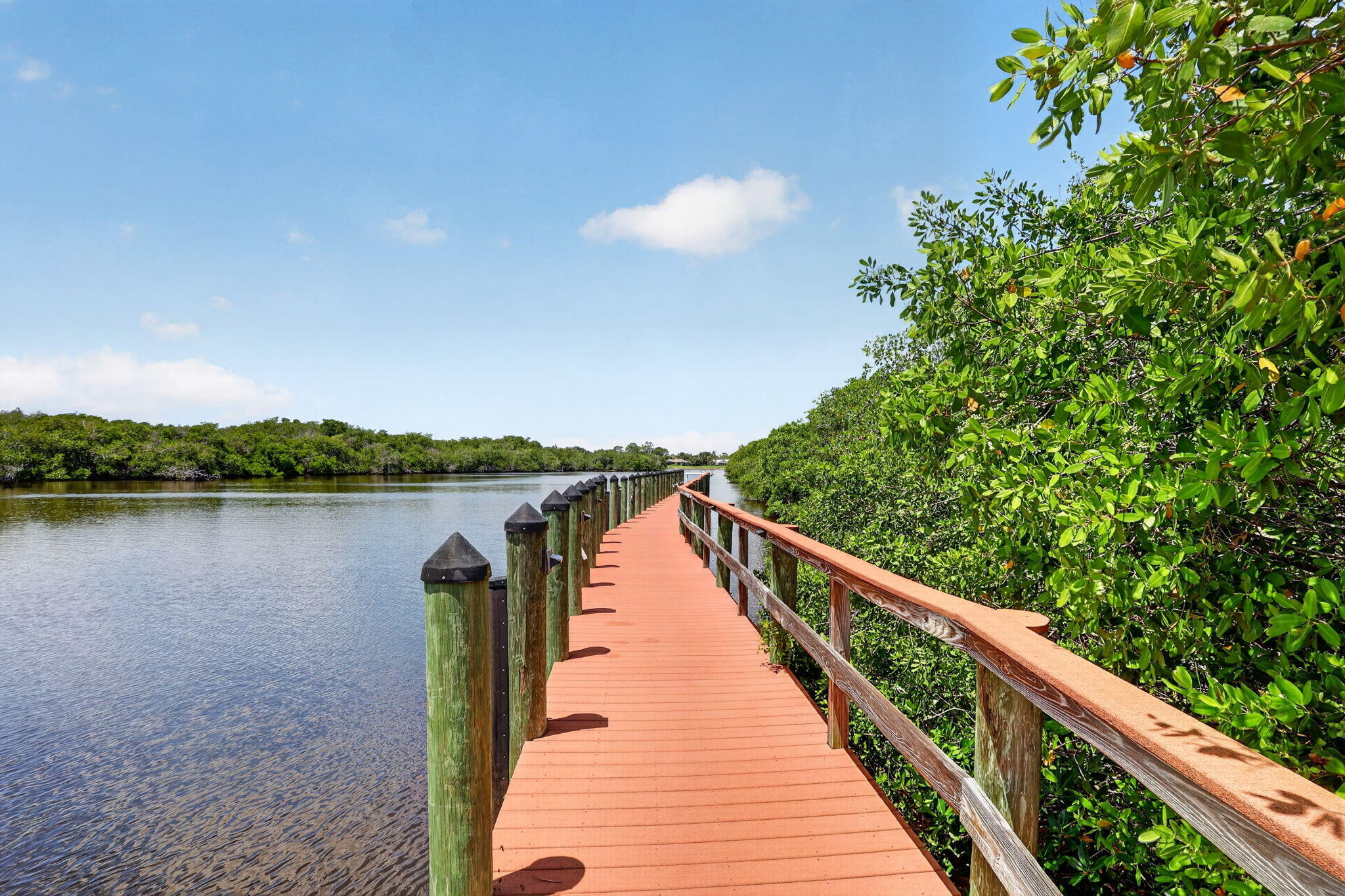En Venta 360 SW SOUTH RIVER Drive 205, Stuart, FL 34997, Stuart, FL 34997