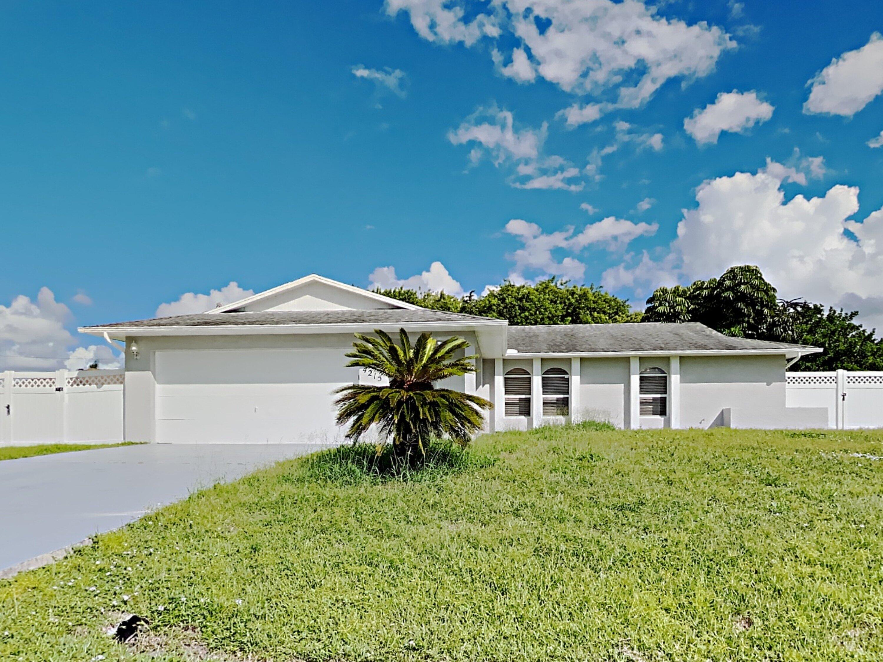 Foto de propiedad en 4215 SW JARMER Road, Port St. Lucie, FL 34953 Port St. Lucie con MLS# 
