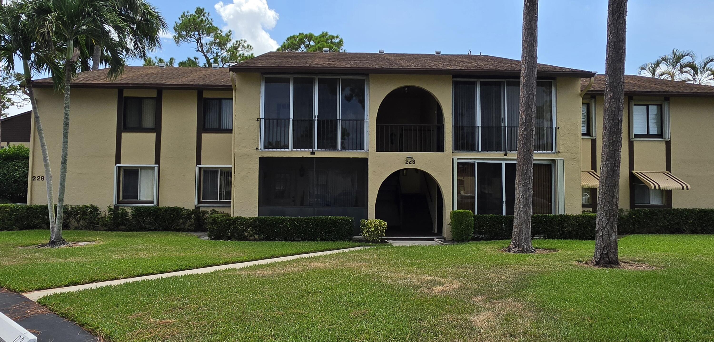 Foto de propiedad en 228 Pine HOV Circle A2, Greenacres, FL 33463 Greenacres con MLS# 