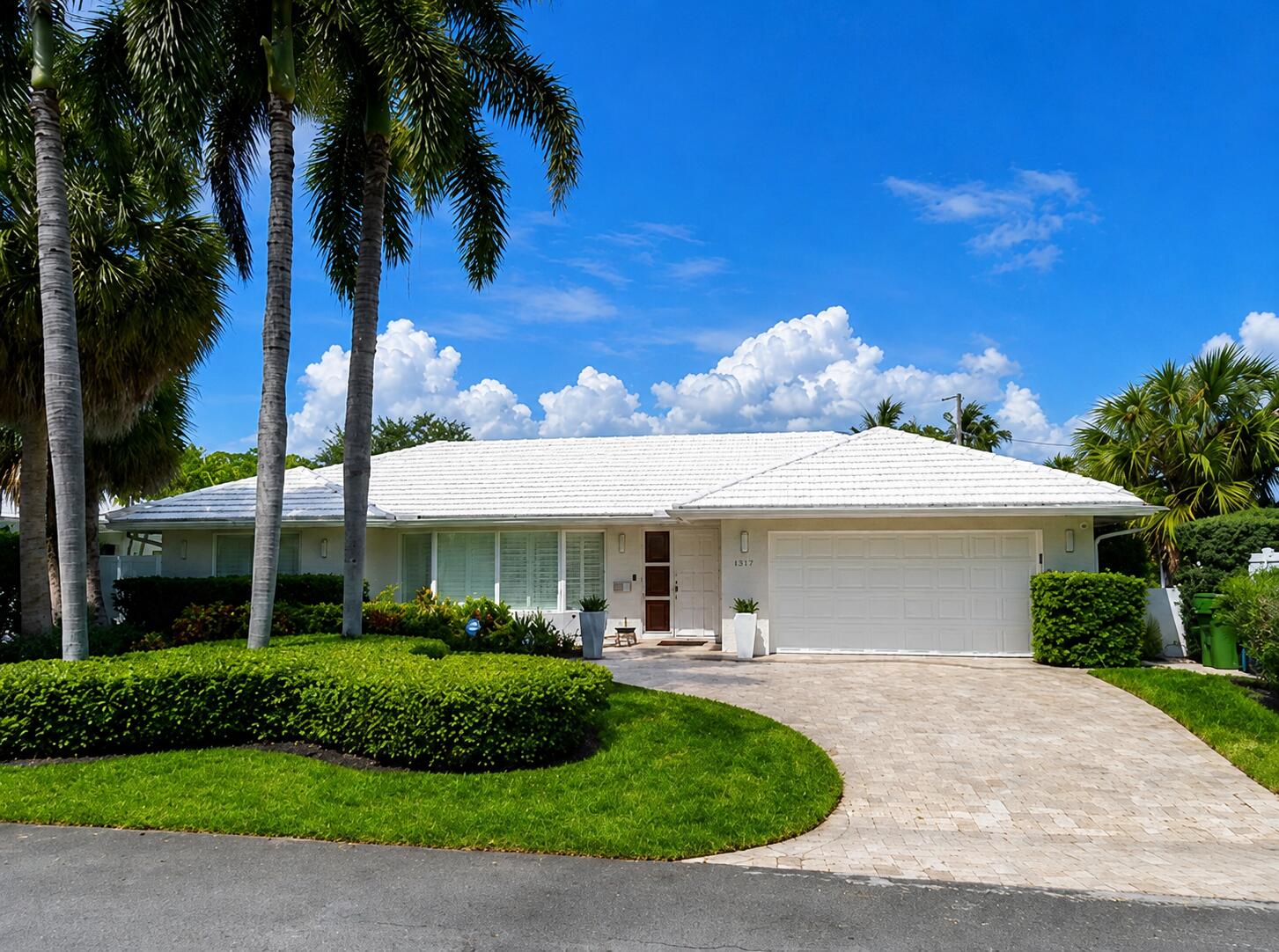 Foto de propiedad en 4821 NE 29TH Avenue, Fort Lauderdale, FL 33308 Fort Lauderdale con MLS# 
