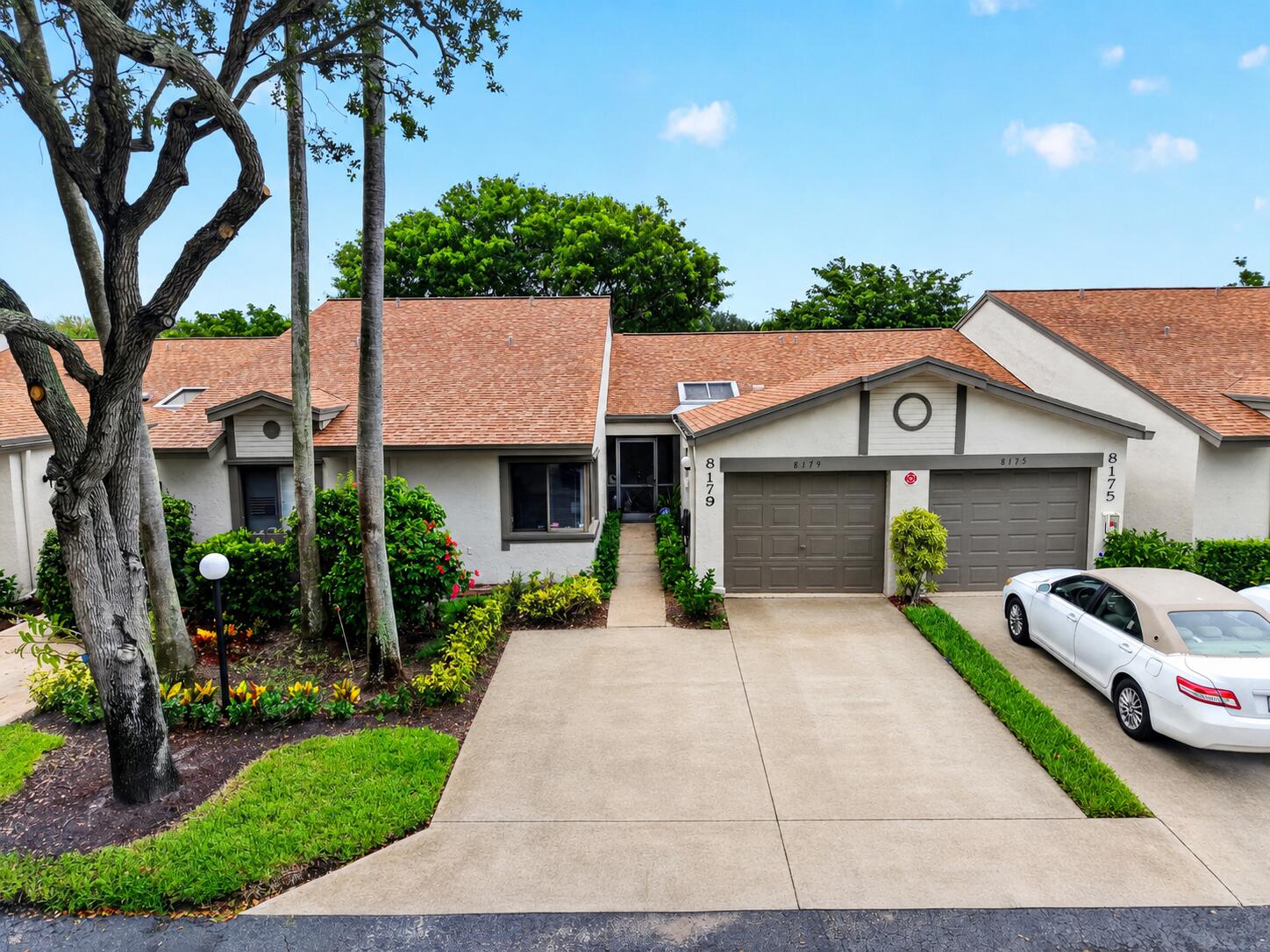 Foto de propiedad en 8179 Whispering Palm Drive, Boca Raton, FL 33496 Boca Raton con MLS# 