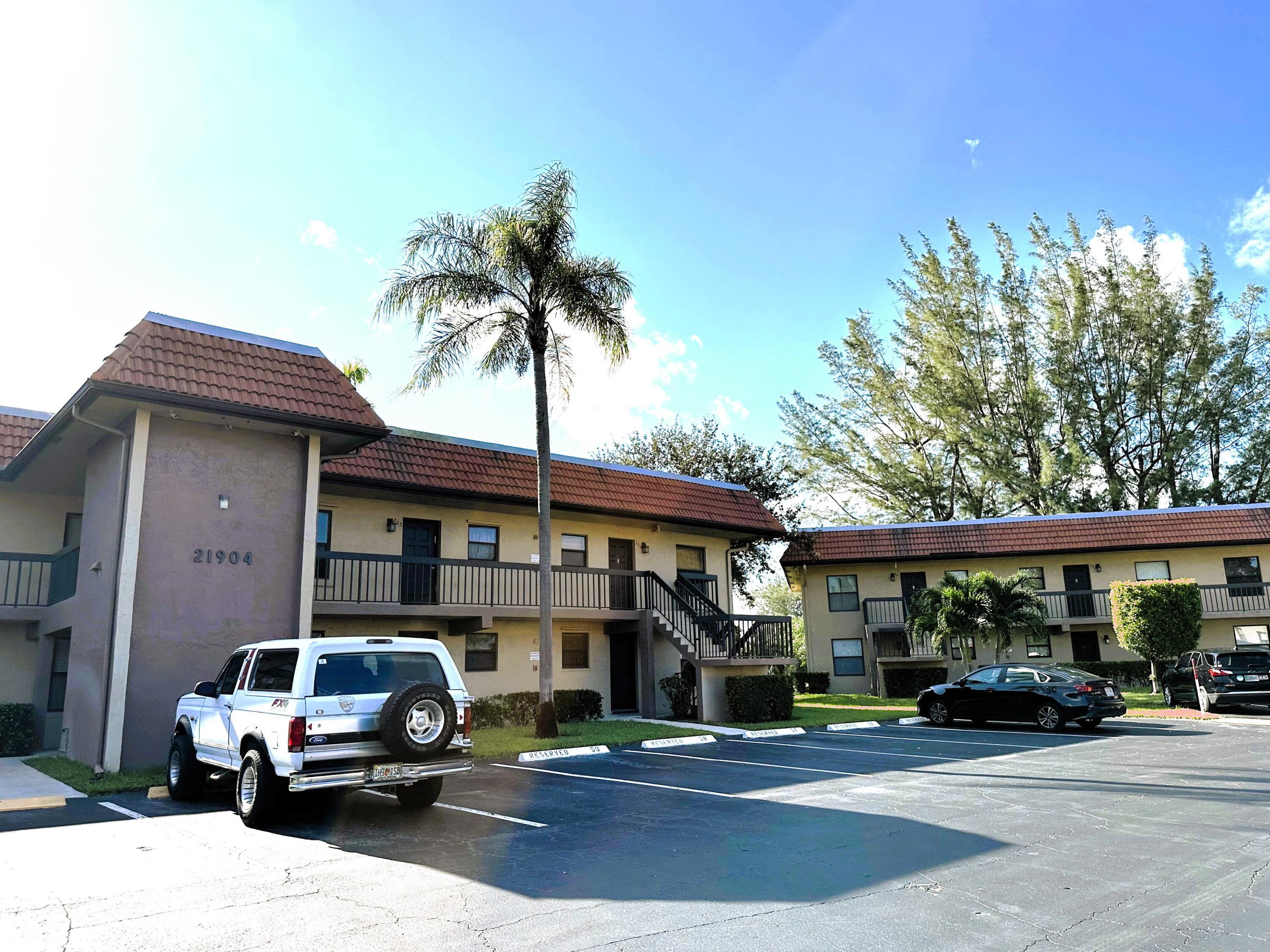 Foto de propiedad en 21904 Lake Forest Circle 106, Boca Raton, FL 33433 Boca Raton con MLS# 