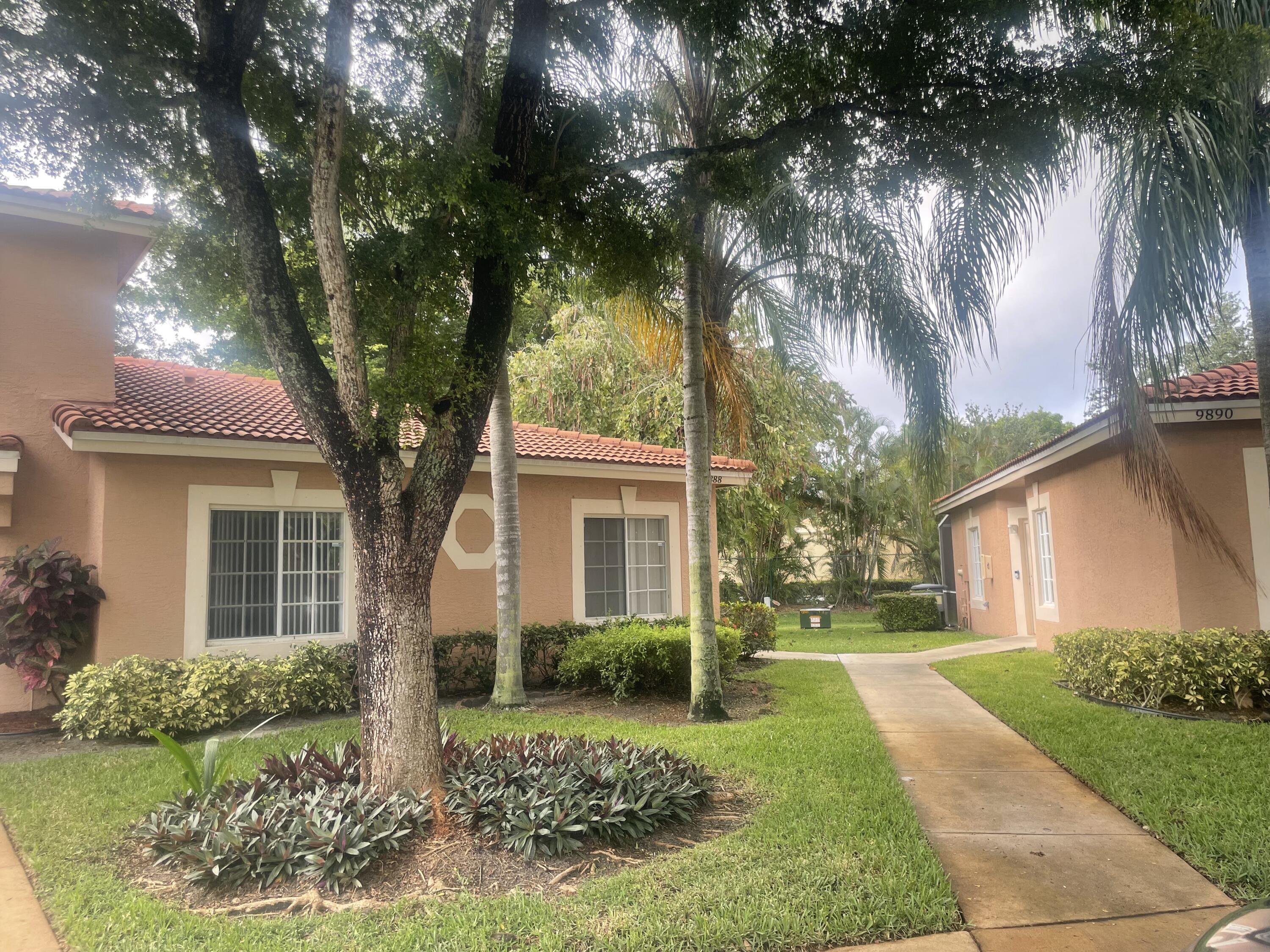 Foto de propiedad en 9888 Kamena Circle 55, Boynton Beach, FL 33436 Boynton Beach con MLS# 